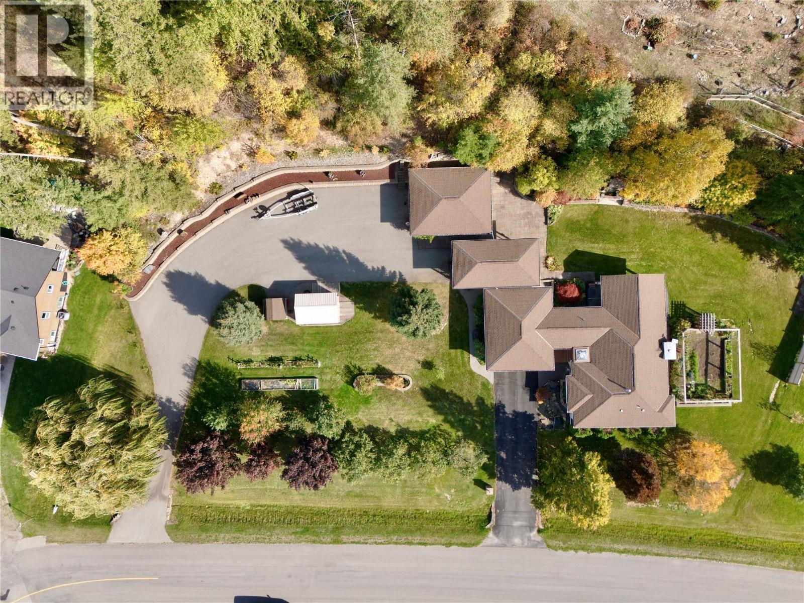 1334 8th Avenue N, Creston, British Columbia  V0B 1G6 - Photo 10 - 10402985