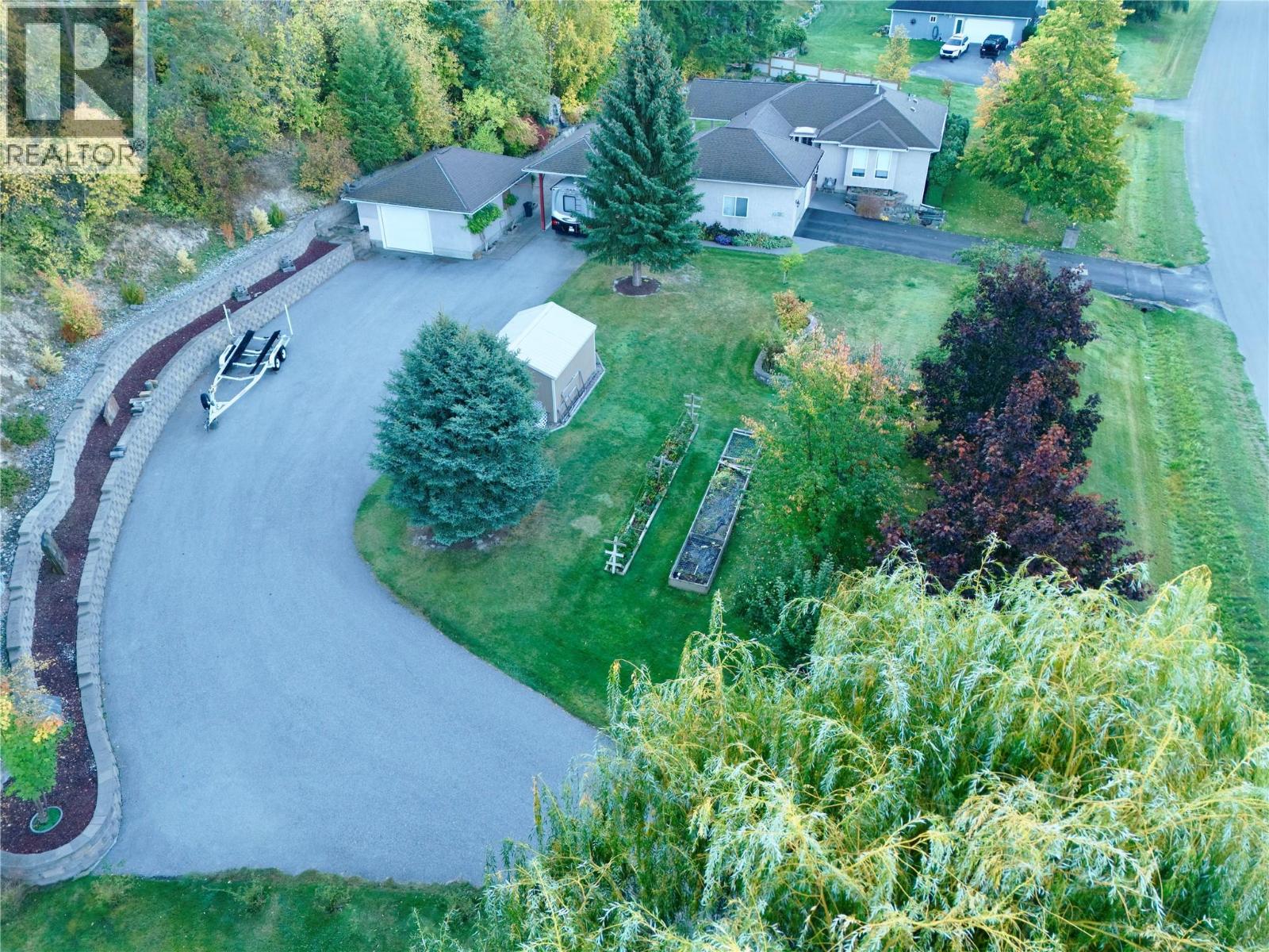 1334 8th Avenue N, Creston, British Columbia  V0B 1G6 - Photo 2 - 10402985