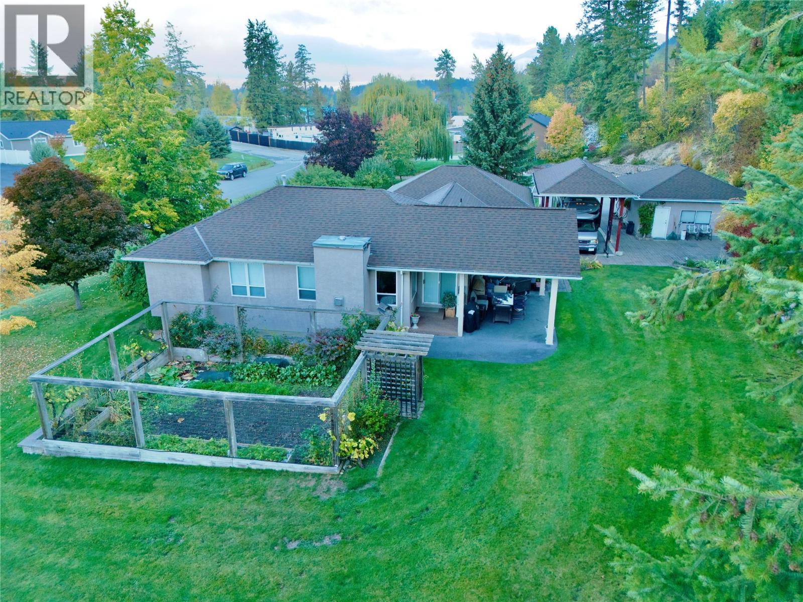 1334 8th Avenue N, Creston, British Columbia  V0B 1G6 - Photo 5 - 10402985