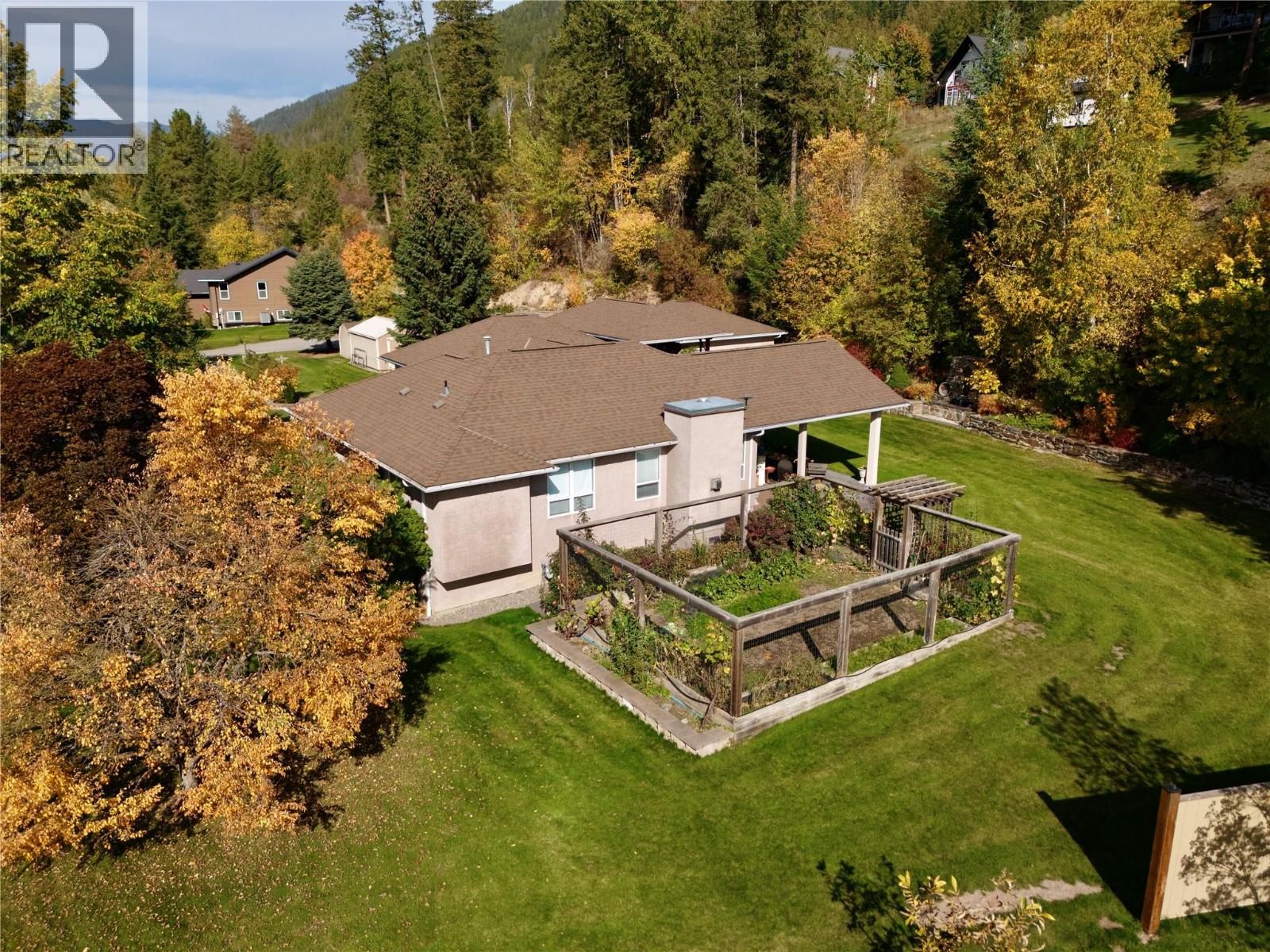 1334 8th Avenue N, Creston, British Columbia  V0B 1G6 - Photo 6 - 10402985
