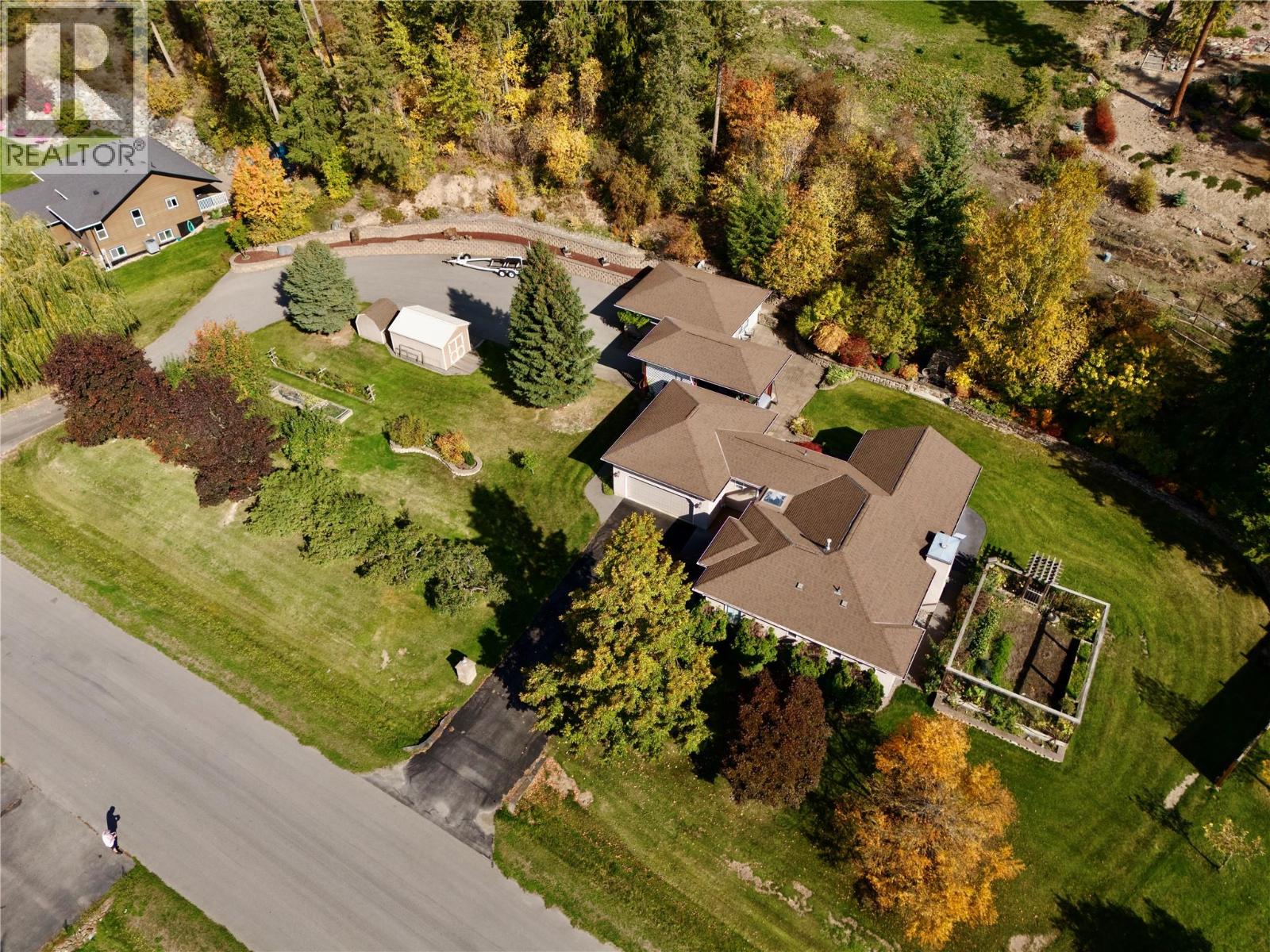 1334 8th Avenue N, Creston, British Columbia  V0B 1G6 - Photo 7 - 10402985