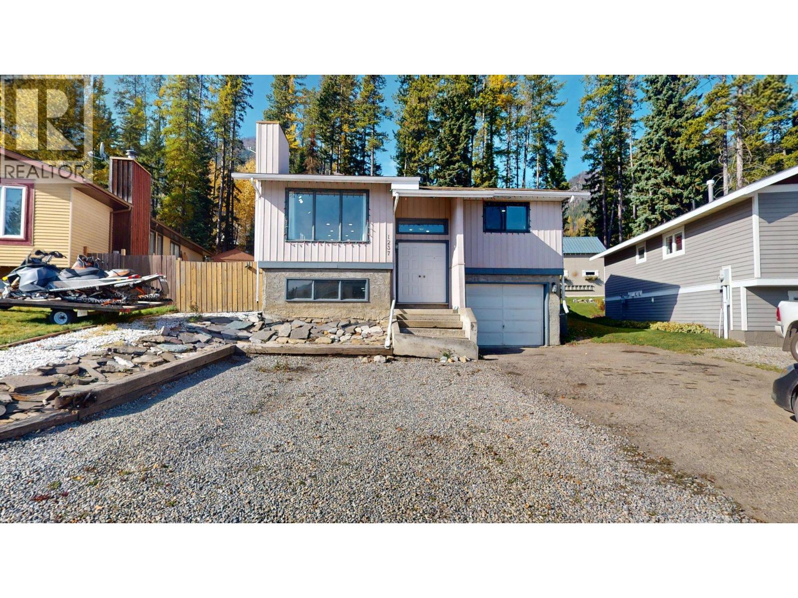 1237 Pinyon Road, Sparwood, British Columbia  V0B 2G2 - Photo 1 - 10400719