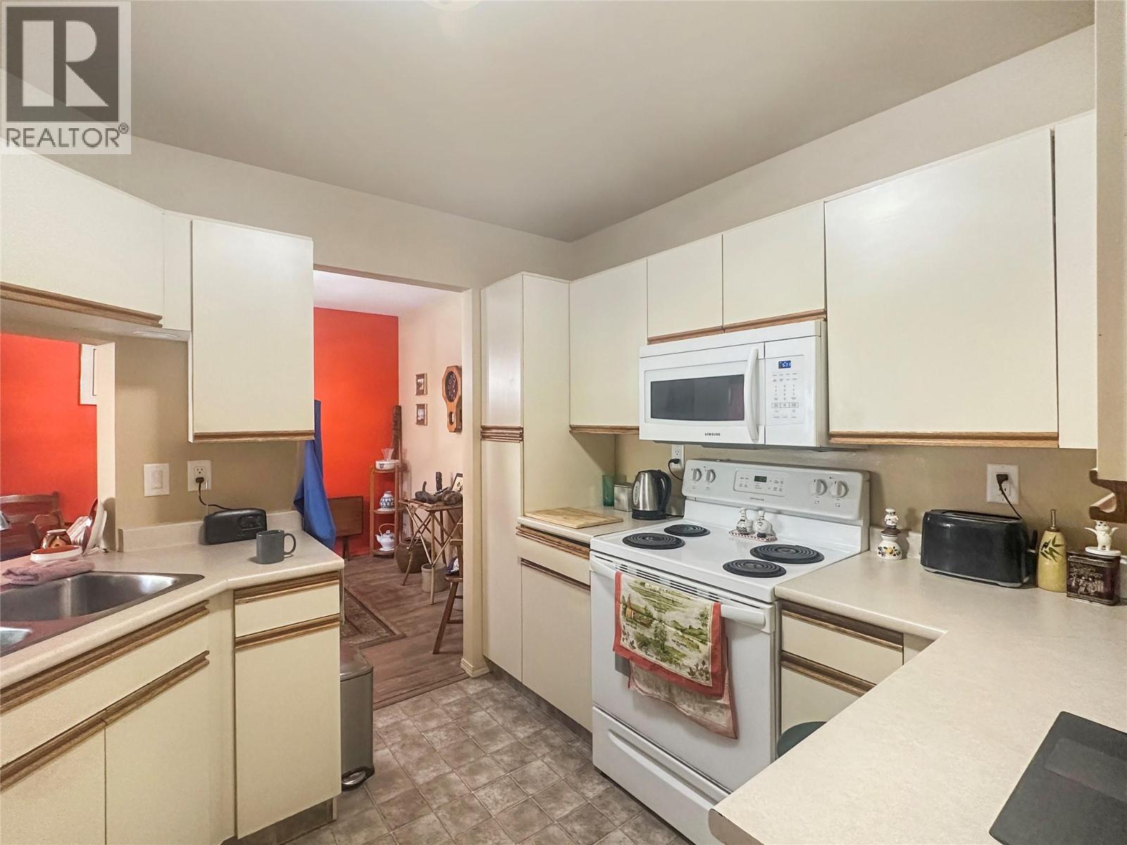 337 Mckinney Road Unit# 211, Oliver, British Columbia  V0H 1T3 - Photo 2 - 10403425