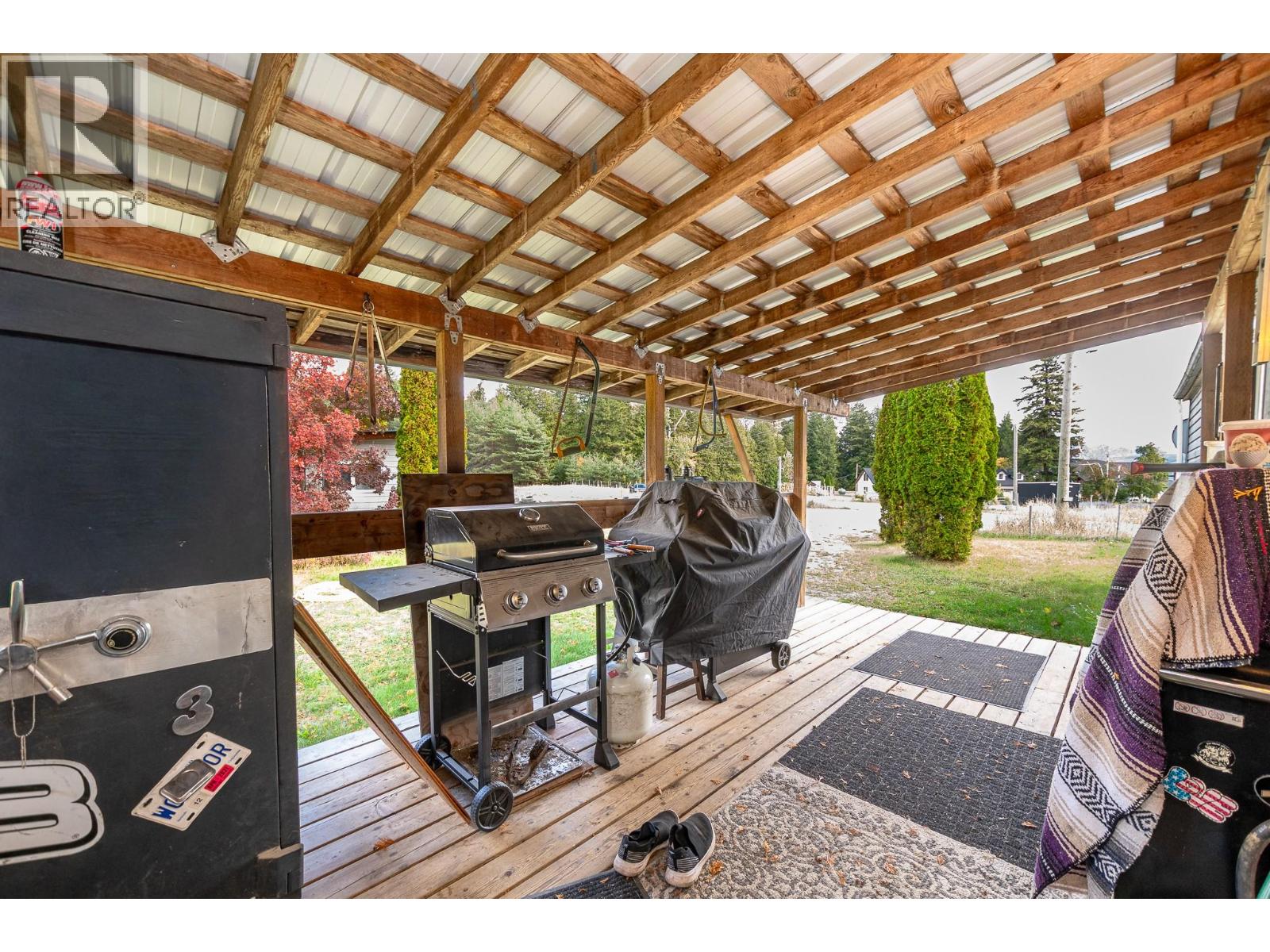 2841 Simpson Road, Lee Creek, British Columbia  V0E 1M4 - Photo 19 - 10403399
