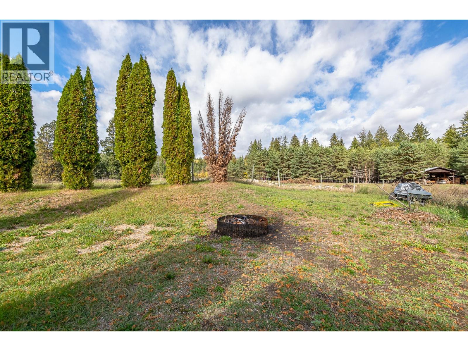 2841 Simpson Road, Lee Creek, British Columbia  V0E 1M4 - Photo 20 - 10403399