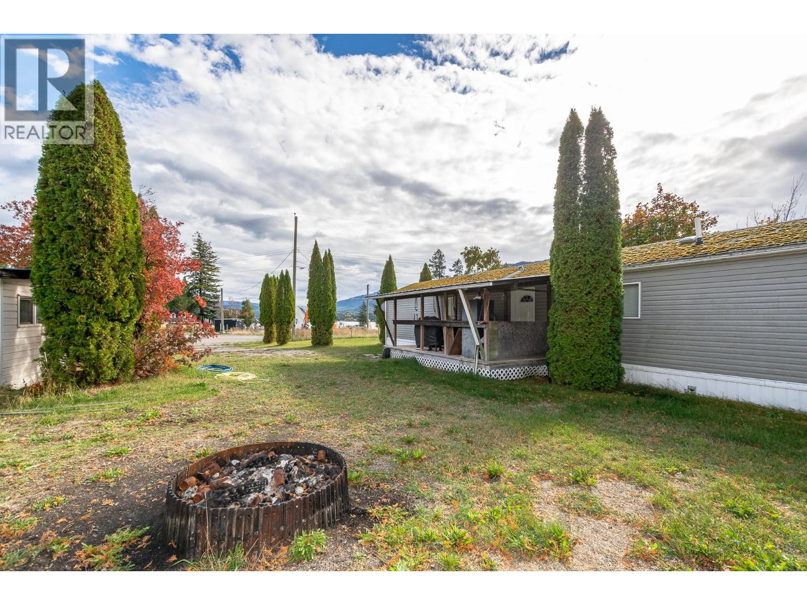 2841 Simpson Road, Lee Creek, British Columbia  V0E 1M4 - Photo 21 - 10403399