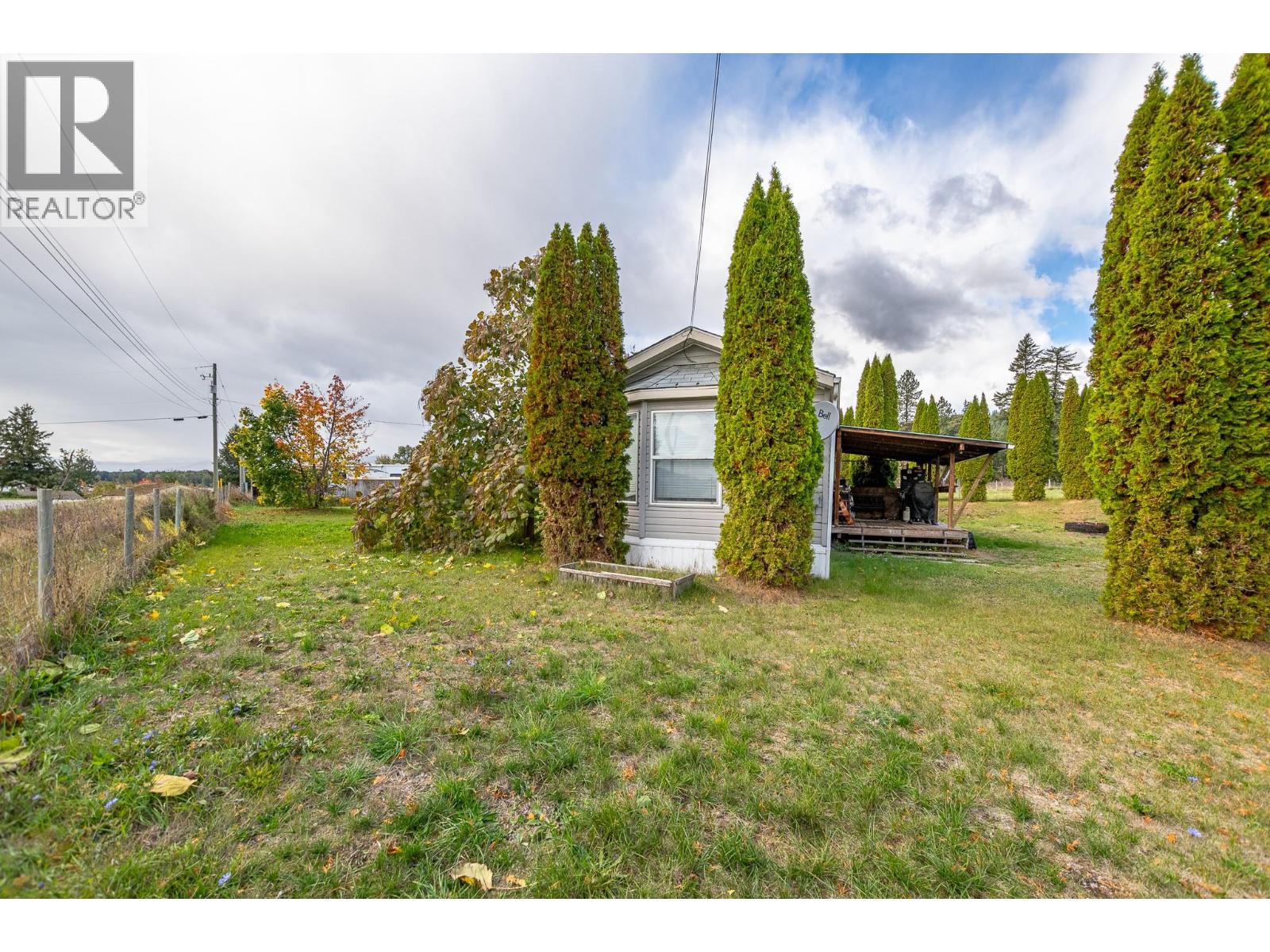 2841 Simpson Road, Lee Creek, British Columbia  V0E 1M4 - Photo 22 - 10403399