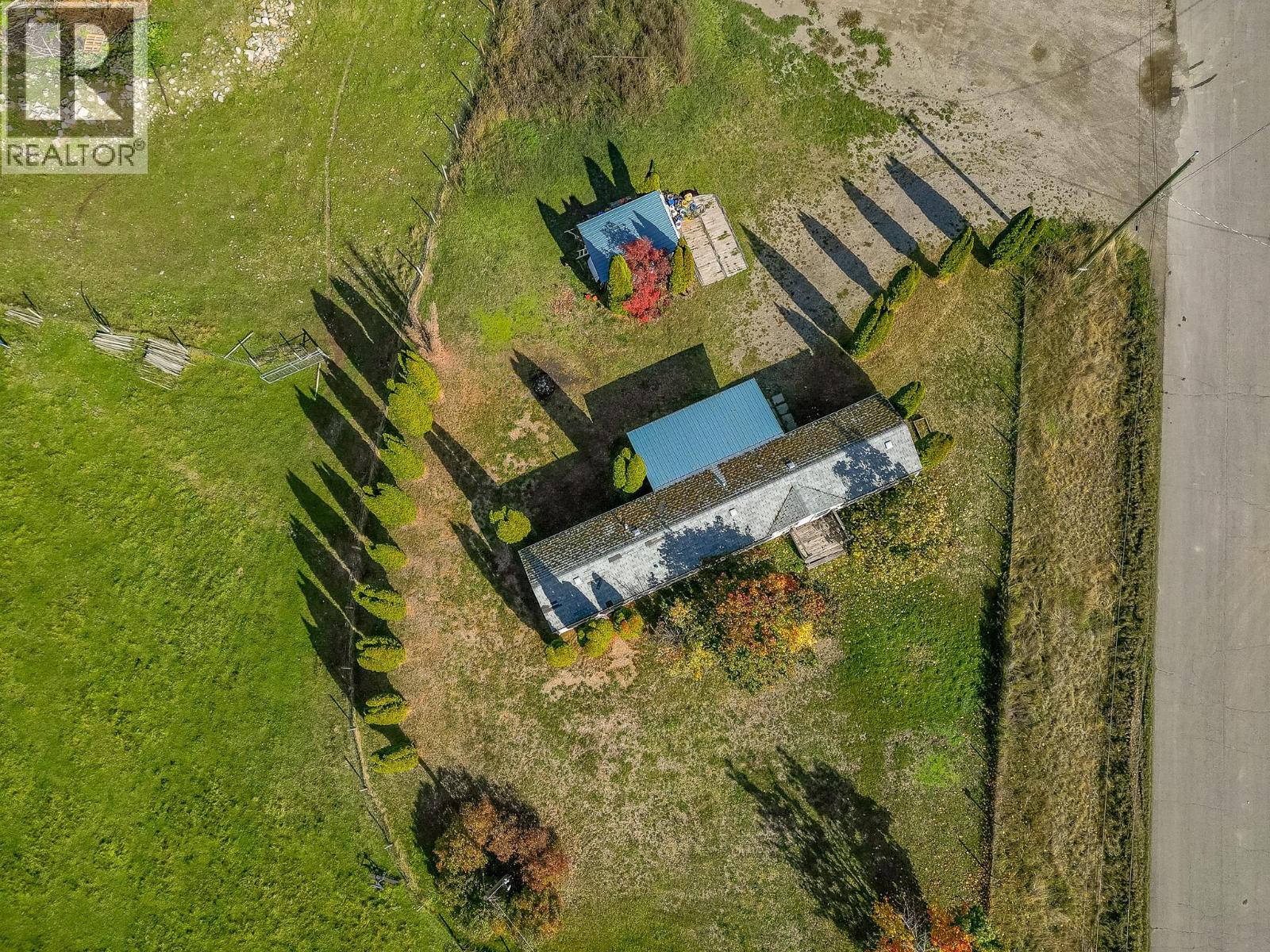 2841 Simpson Road, Lee Creek, British Columbia  V0E 1M4 - Photo 26 - 10403399