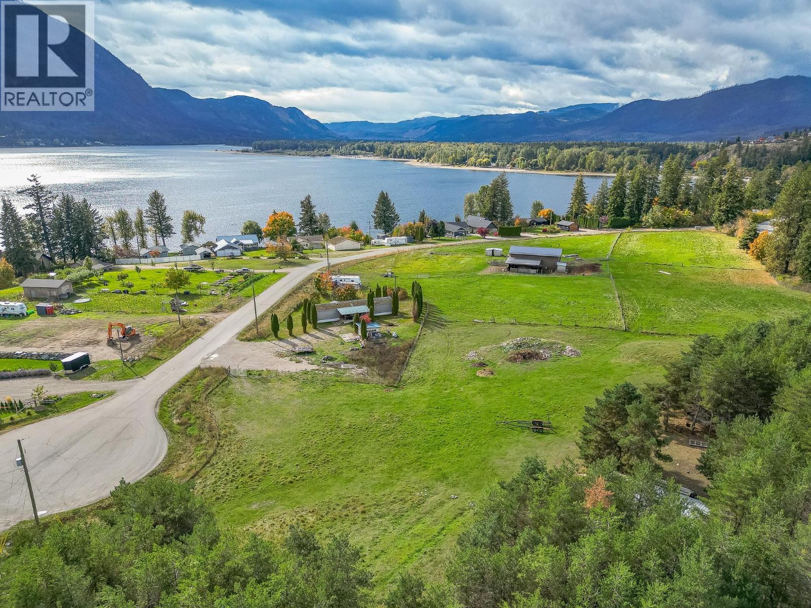 2841 Simpson Road, Lee Creek, British Columbia  V0E 1M4 - Photo 28 - 10403399