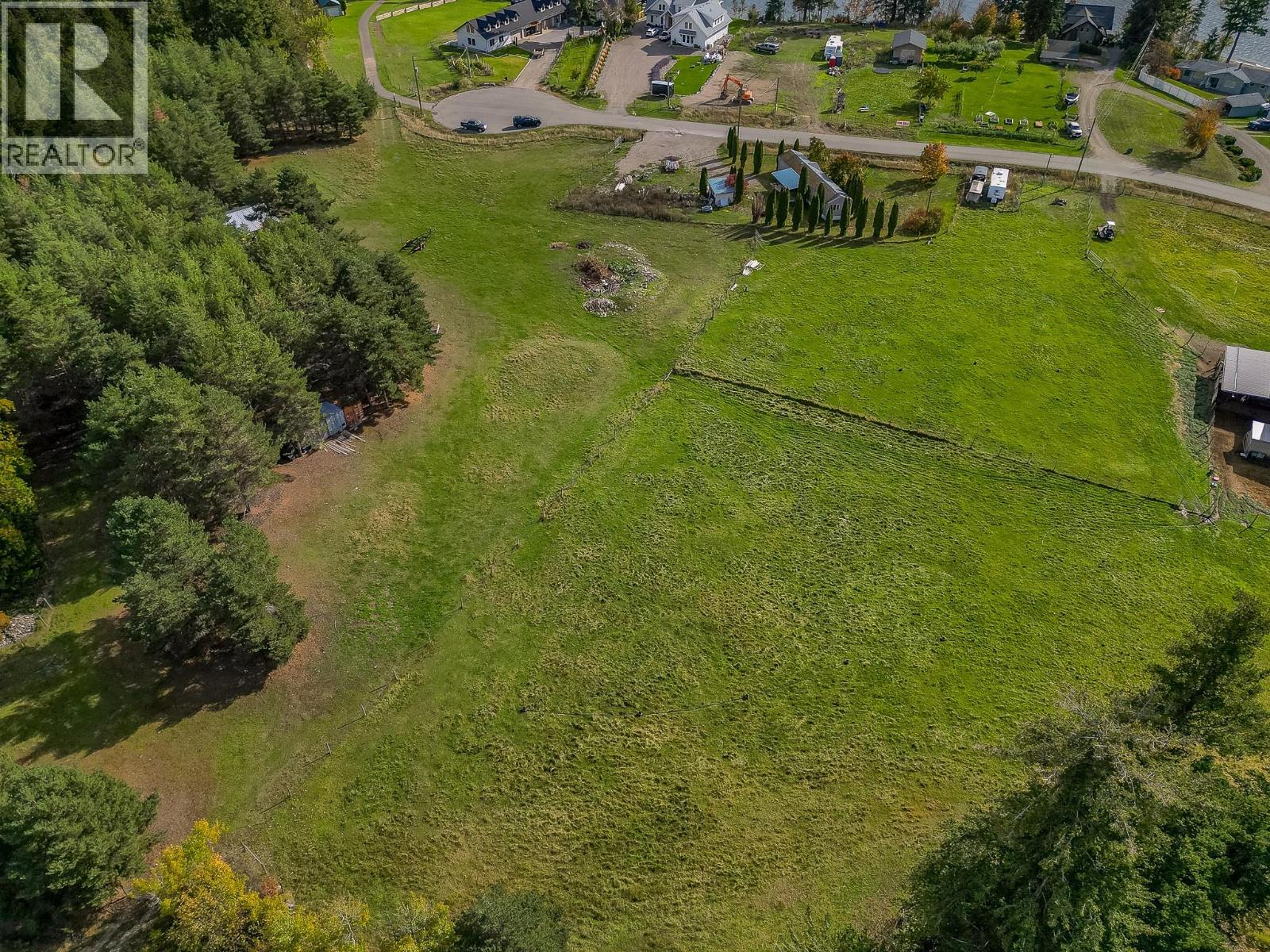 2841 Simpson Road, Lee Creek, British Columbia  V0E 1M4 - Photo 33 - 10403399
