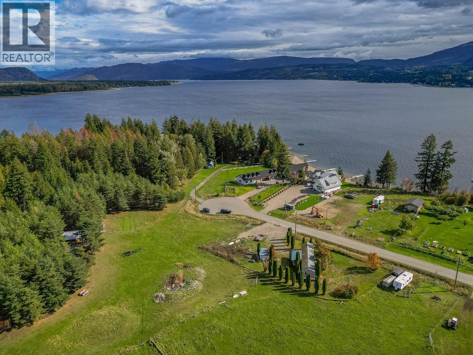 2841 Simpson Road, Lee Creek, British Columbia  V0E 1M4 - Photo 35 - 10403399