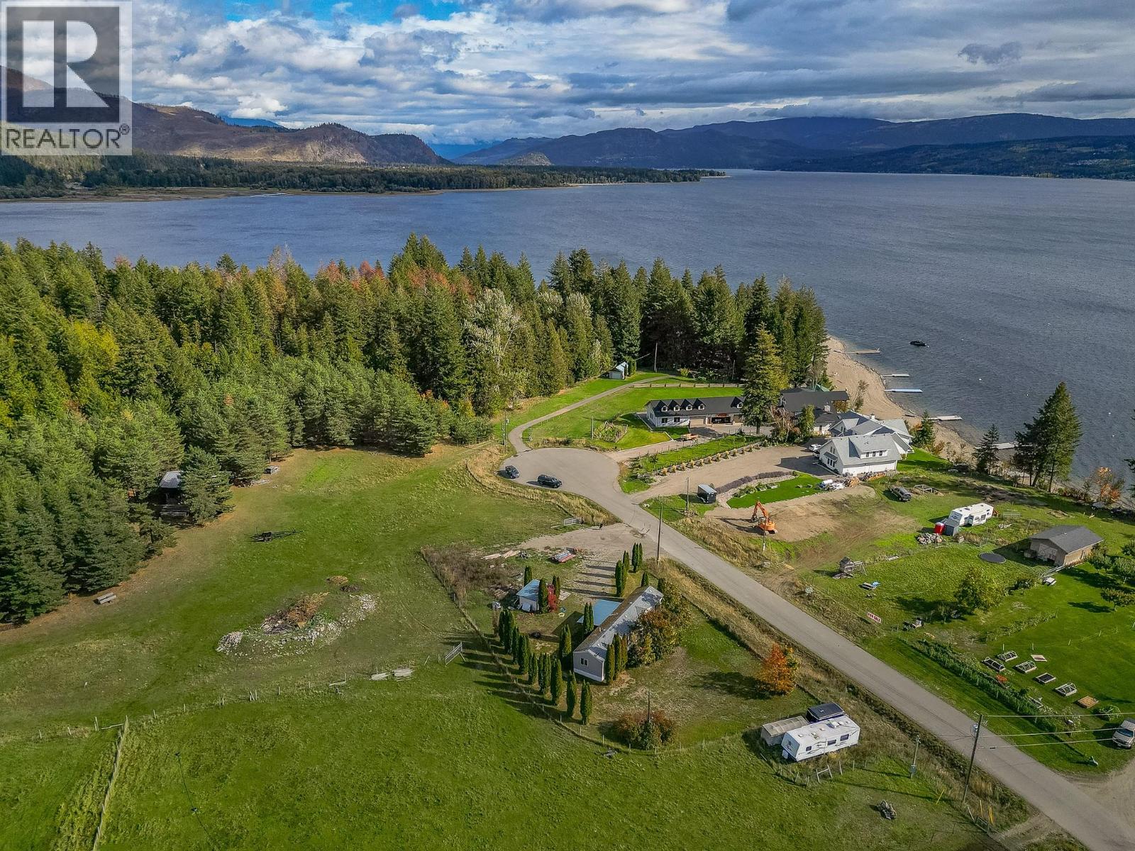 2841 Simpson Road, Lee Creek, British Columbia  V0E 1M4 - Photo 36 - 10403399
