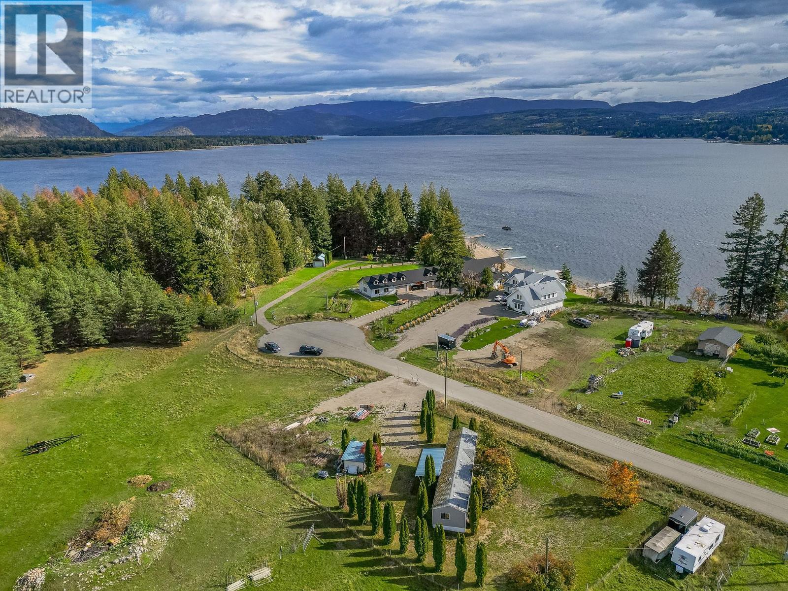 2841 Simpson Road, Lee Creek, British Columbia  V0E 1M4 - Photo 37 - 10403399