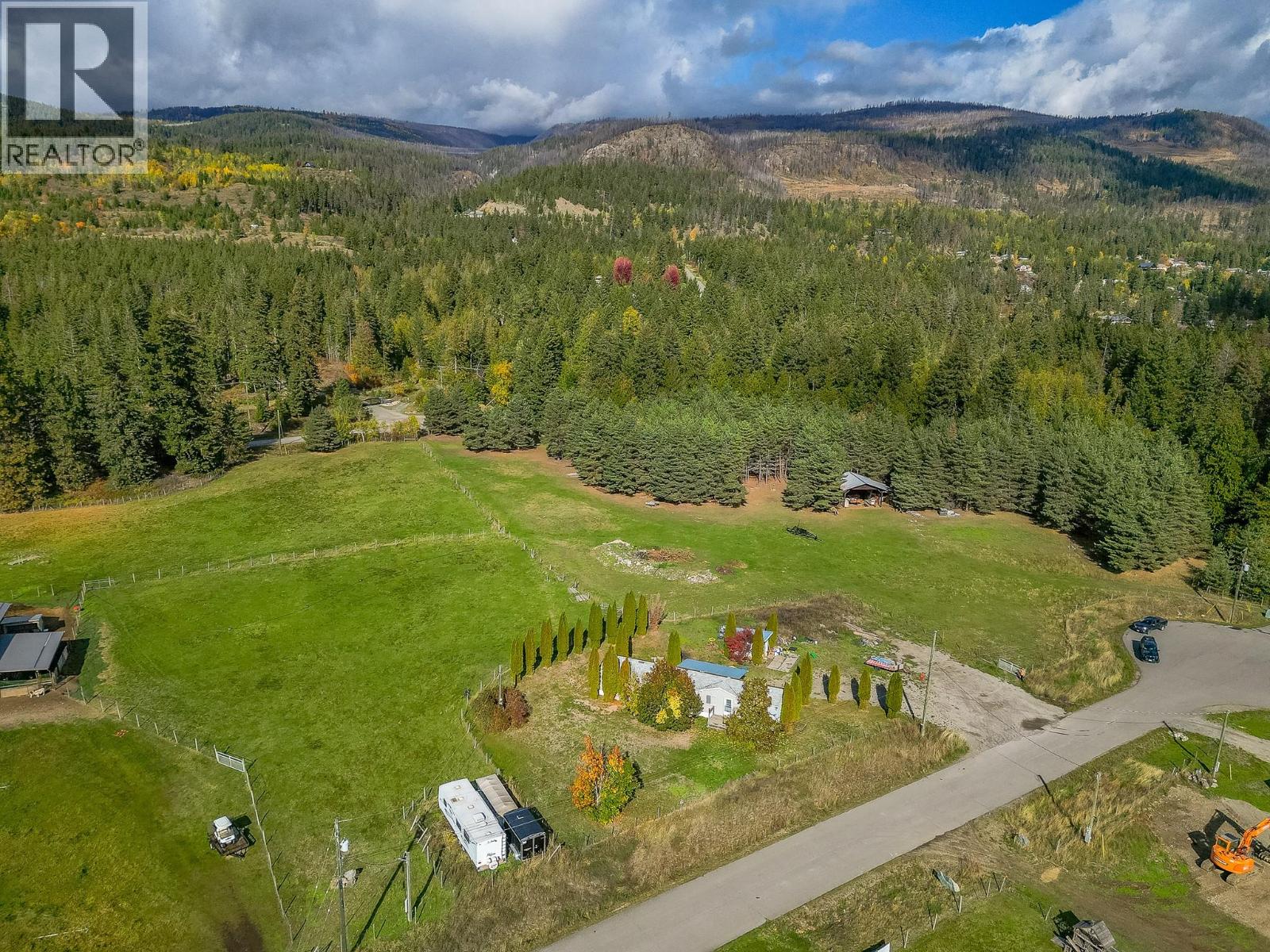 2841 Simpson Road, Lee Creek, British Columbia  V0E 1M4 - Photo 38 - 10403399