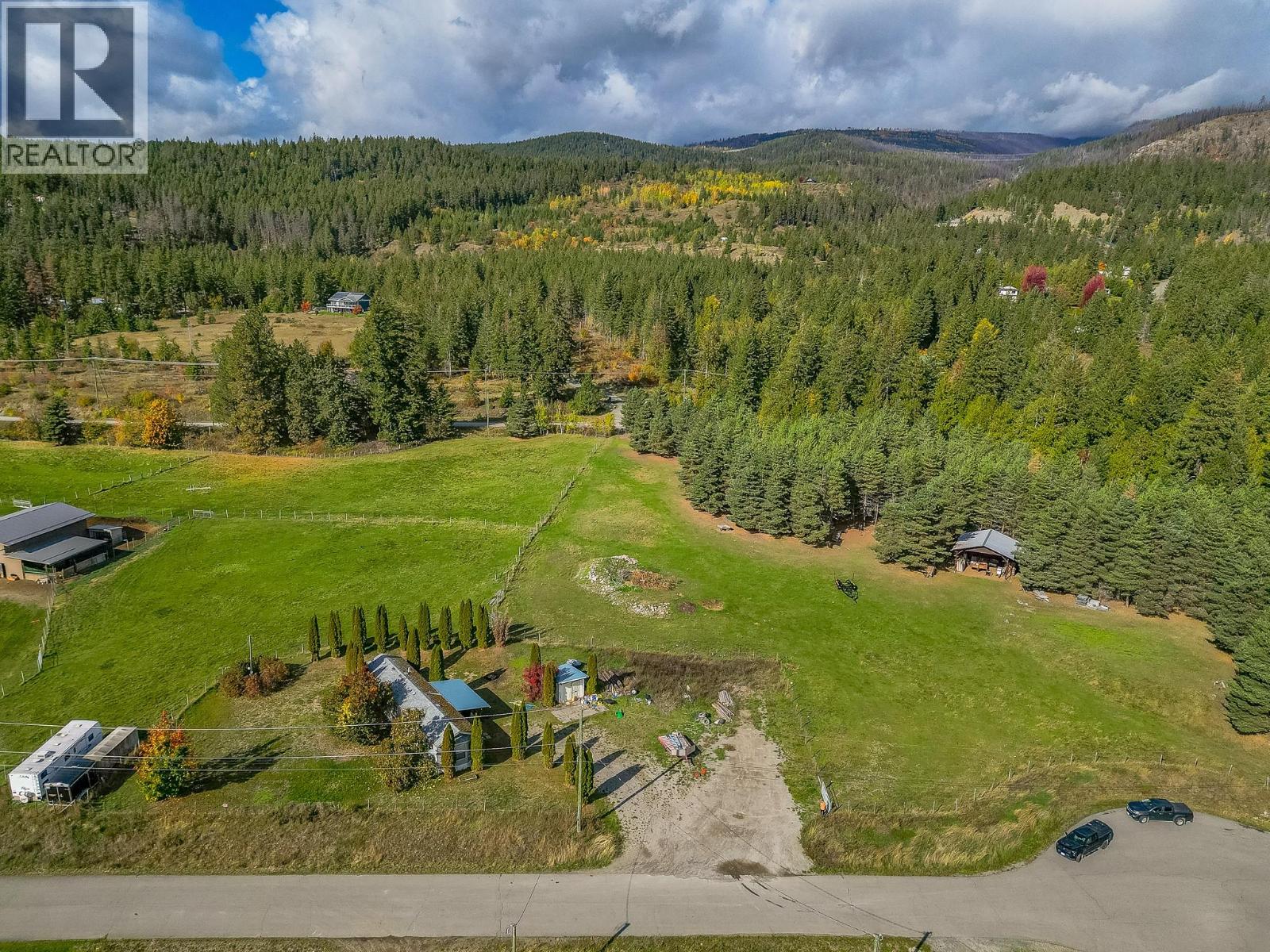 2841 Simpson Road, Lee Creek, British Columbia  V0E 1M4 - Photo 39 - 10403399