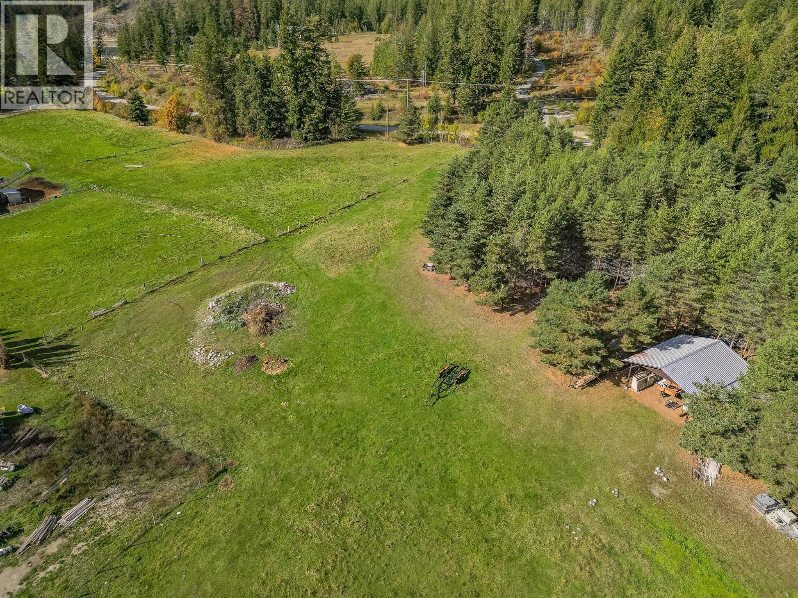 2841 Simpson Road, Lee Creek, British Columbia  V0E 1M4 - Photo 41 - 10403399
