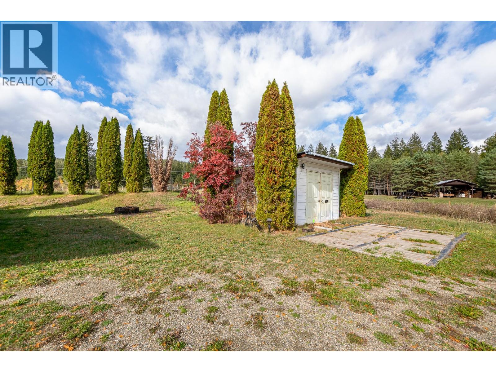 2841 Simpson Road, Lee Creek, British Columbia  V0E 1M4 - Photo 45 - 10403399