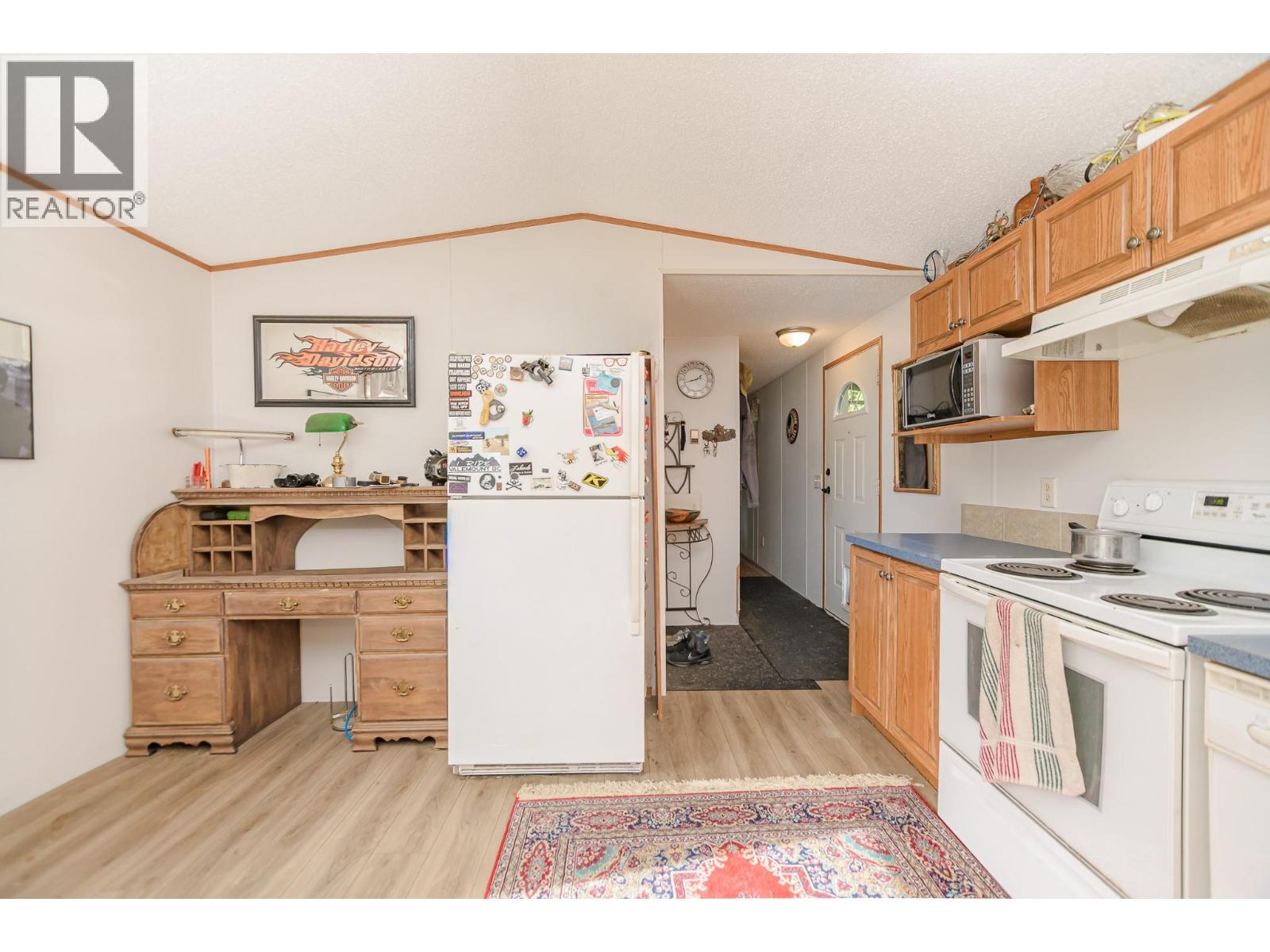 2841 Simpson Road, Lee Creek, British Columbia  V0E 1M4 - Photo 6 - 10403399