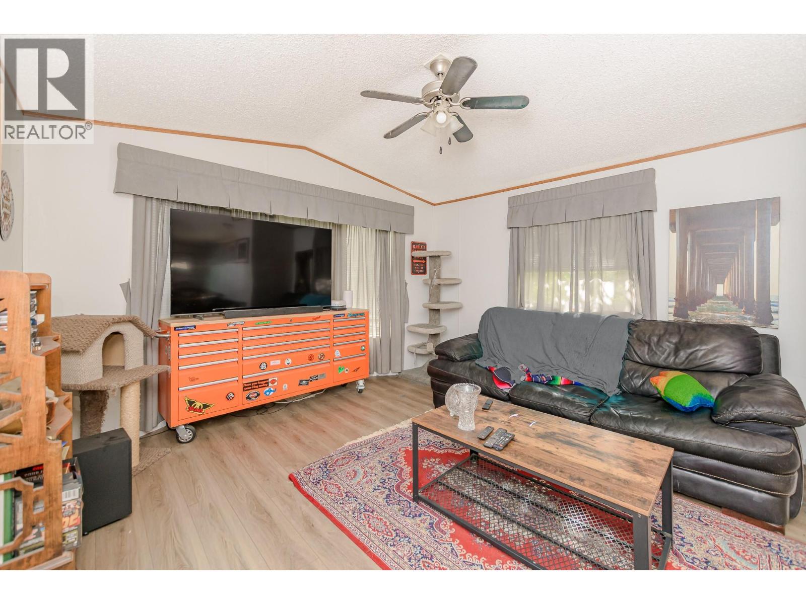 2841 Simpson Road, Lee Creek, British Columbia  V0E 1M4 - Photo 8 - 10403399
