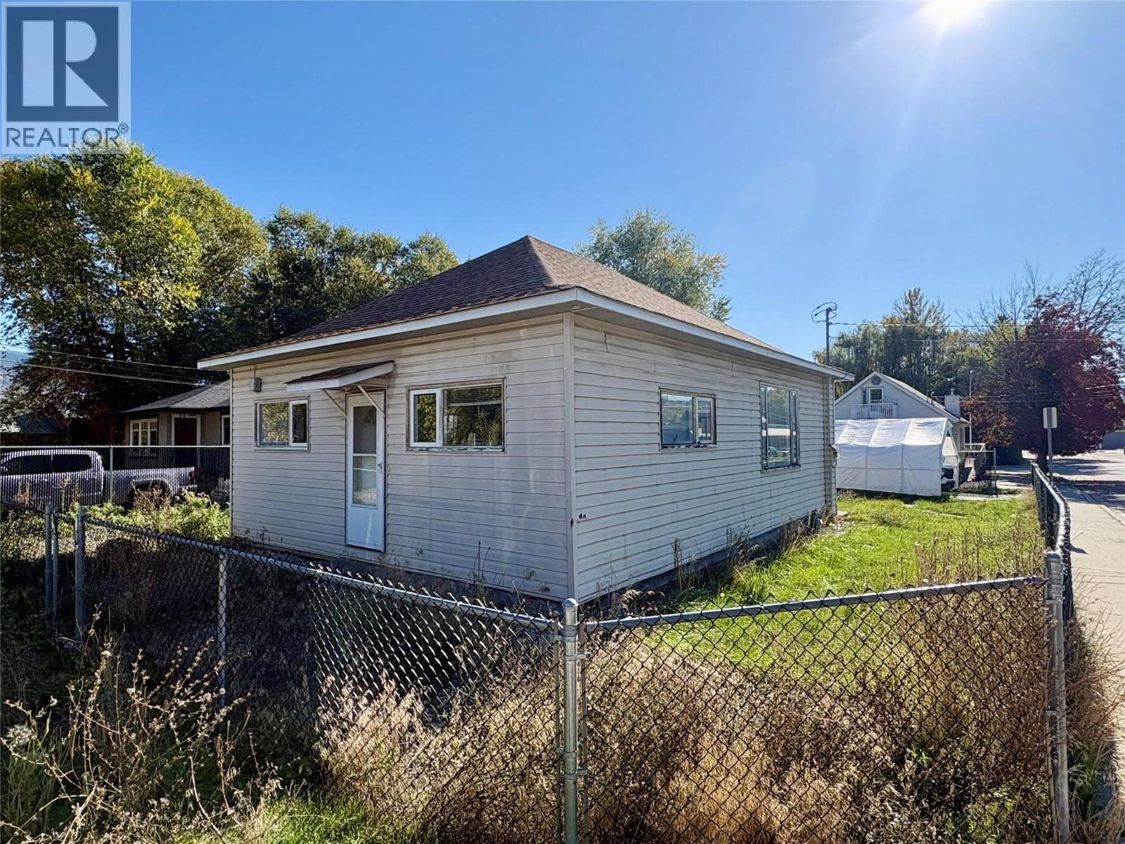 3211 35 Street, Vernon, British Columbia  V1T 6B8 - Photo 4 - 10403369