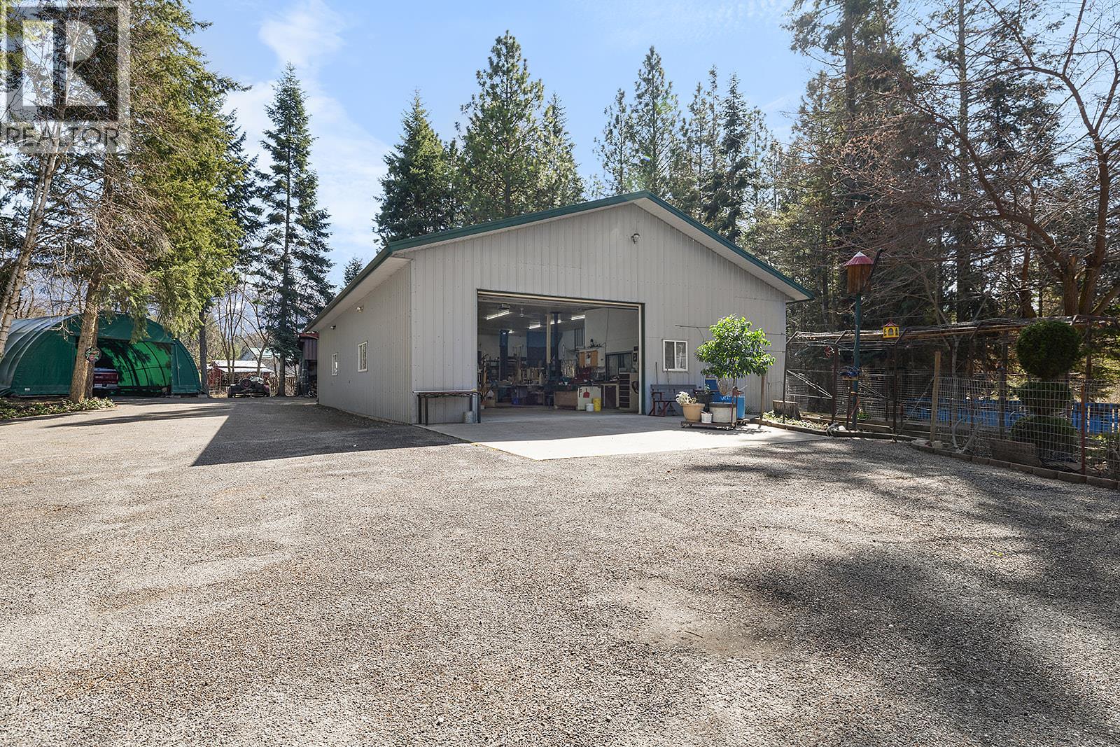1958 Rykerts Road, Lister, British Columbia  V0B 1G2 - Photo 2 - 10403288