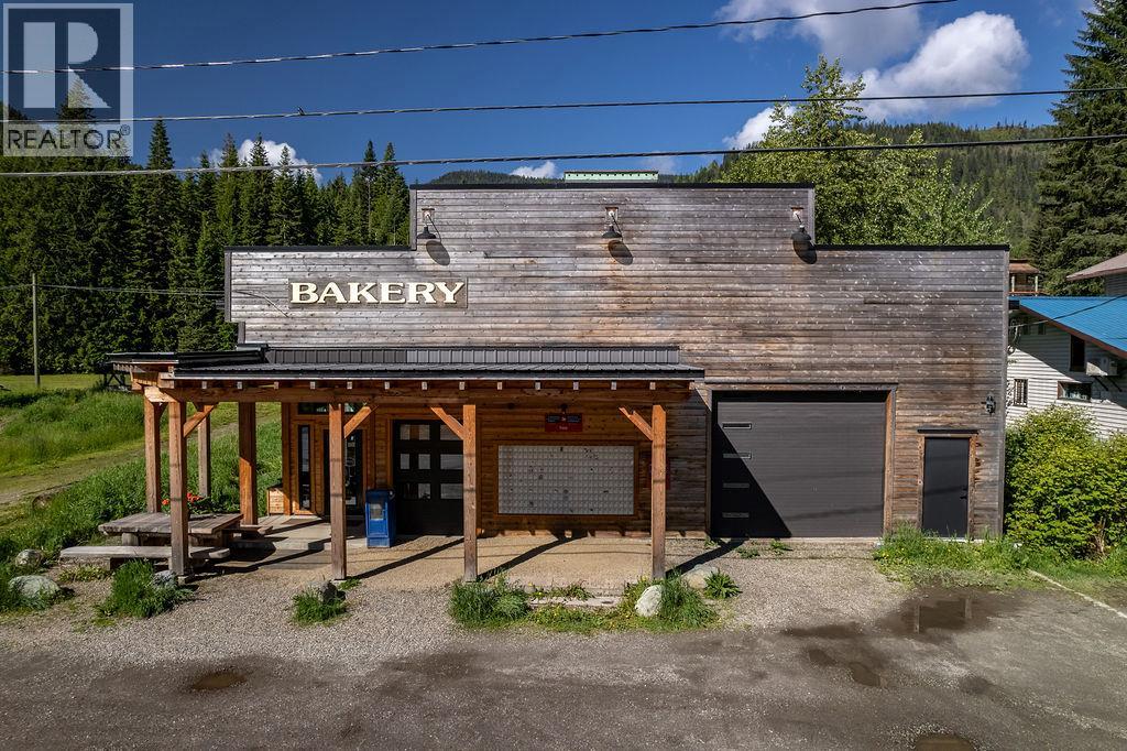 7114 1st Avenue, Ymir, British Columbia  V0G 2K0 - Photo 1 - 10403214