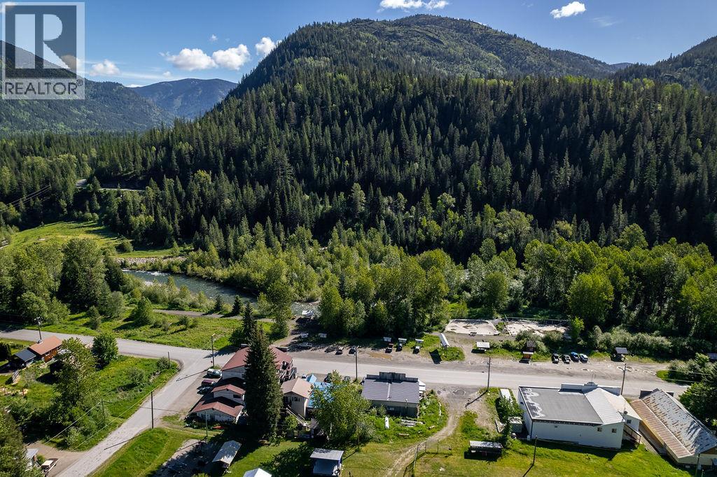 7114 1st Avenue, Ymir, British Columbia  V0G 2K0 - Photo 8 - 10403214