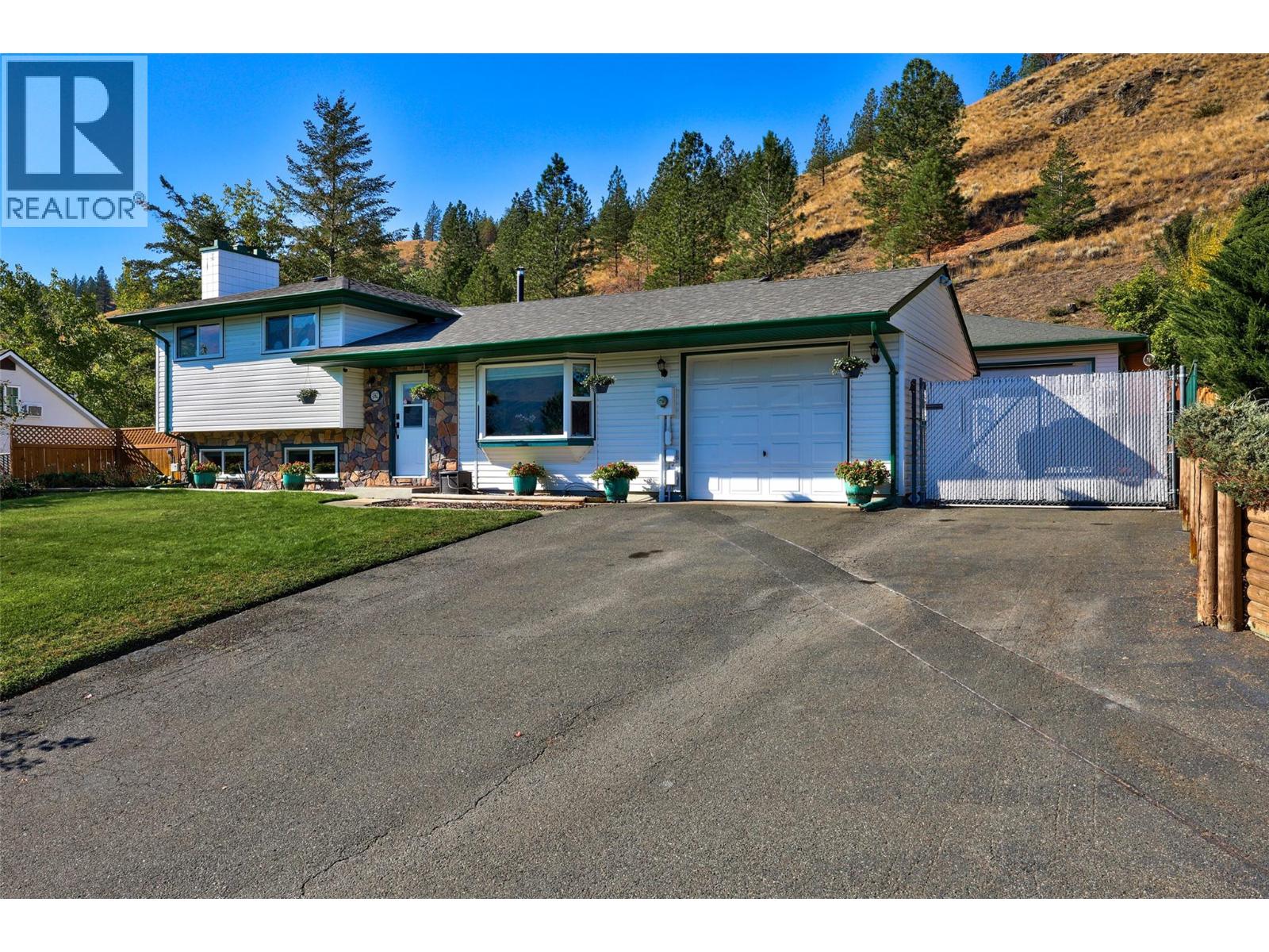 4362 Karindale Road, Kamloops, British Columbia  V2B 8N1 - Photo 2 - 10402375