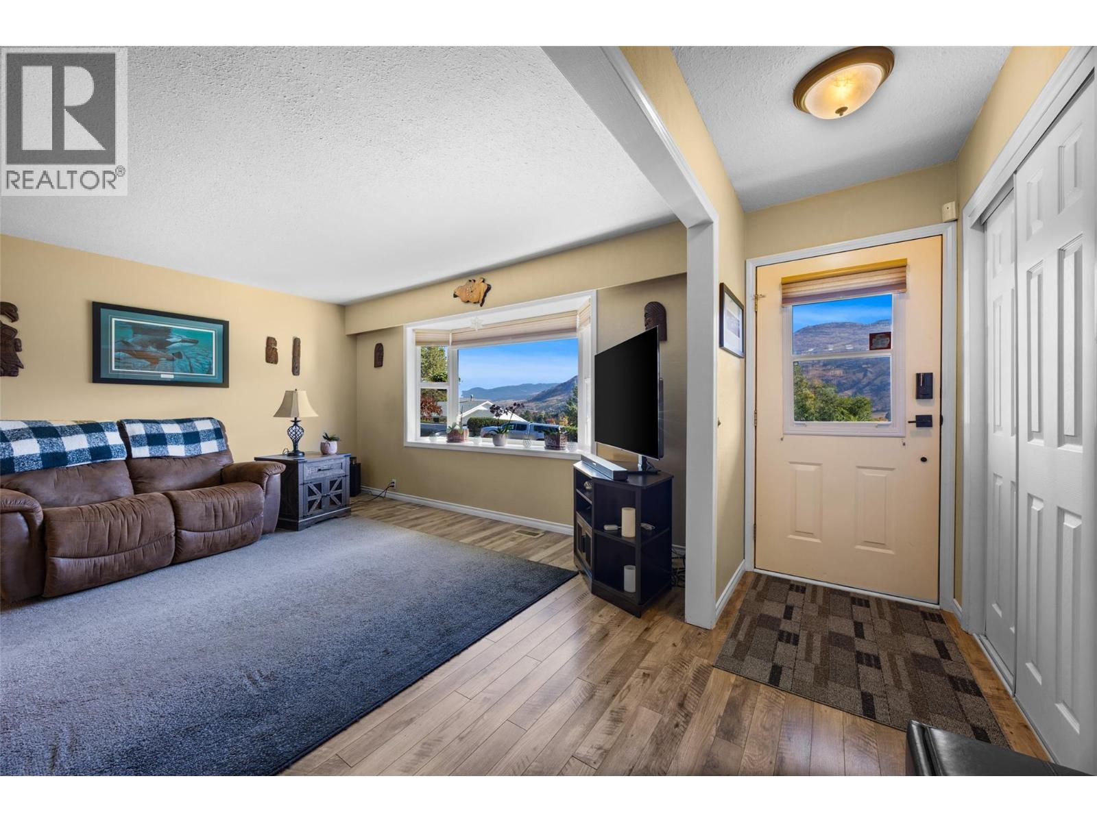 4362 Karindale Road, Kamloops, British Columbia  V2B 8N1 - Photo 3 - 10402375