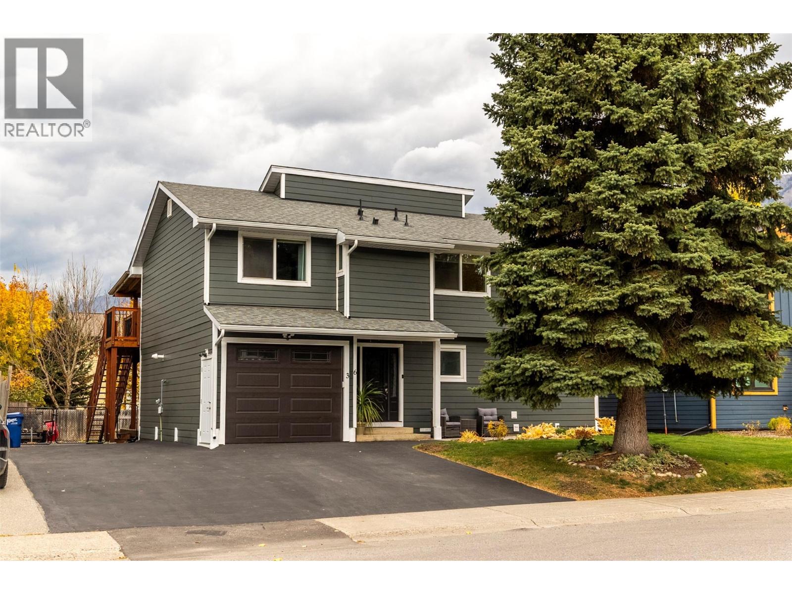 36 Mt Klauer Street, Fernie, British Columbia  V0B 1M3 - Photo 1 - 10403420