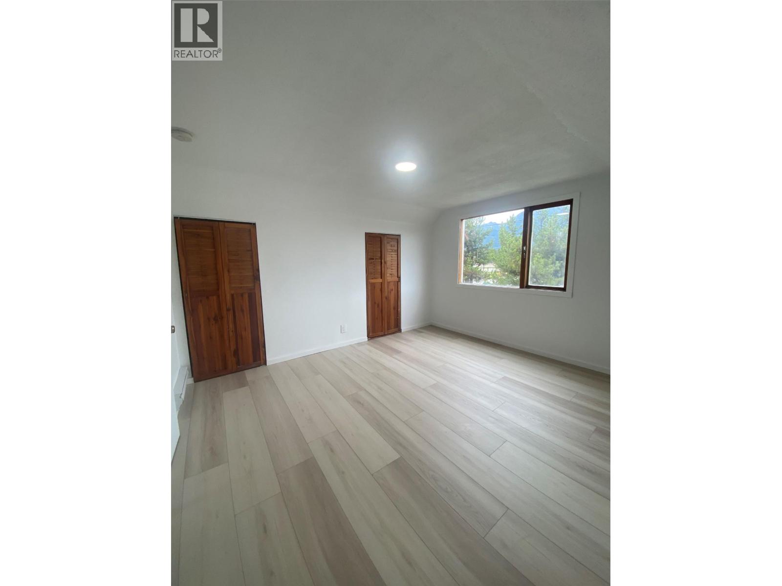 861 Cedar Street, Blue River, British Columbia  V0E 1J0 - Photo 13 - 10403391
