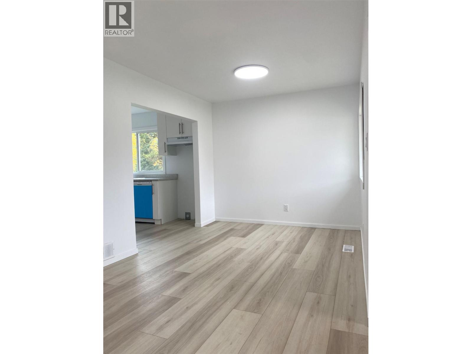 861 Cedar Street, Blue River, British Columbia  V0E 1J0 - Photo 6 - 10403391