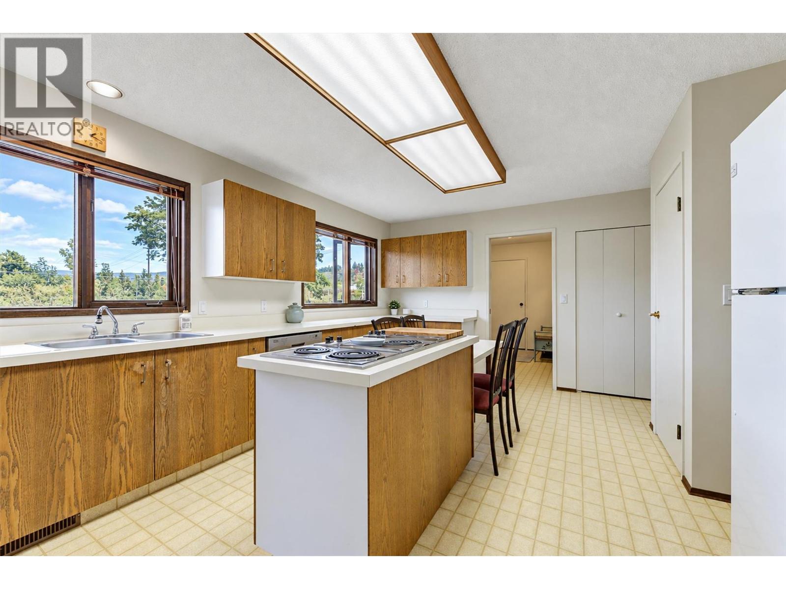 392 Valley Road N, Kelowna, British Columbia  V1V 2G1 - Photo 19 - 10402127