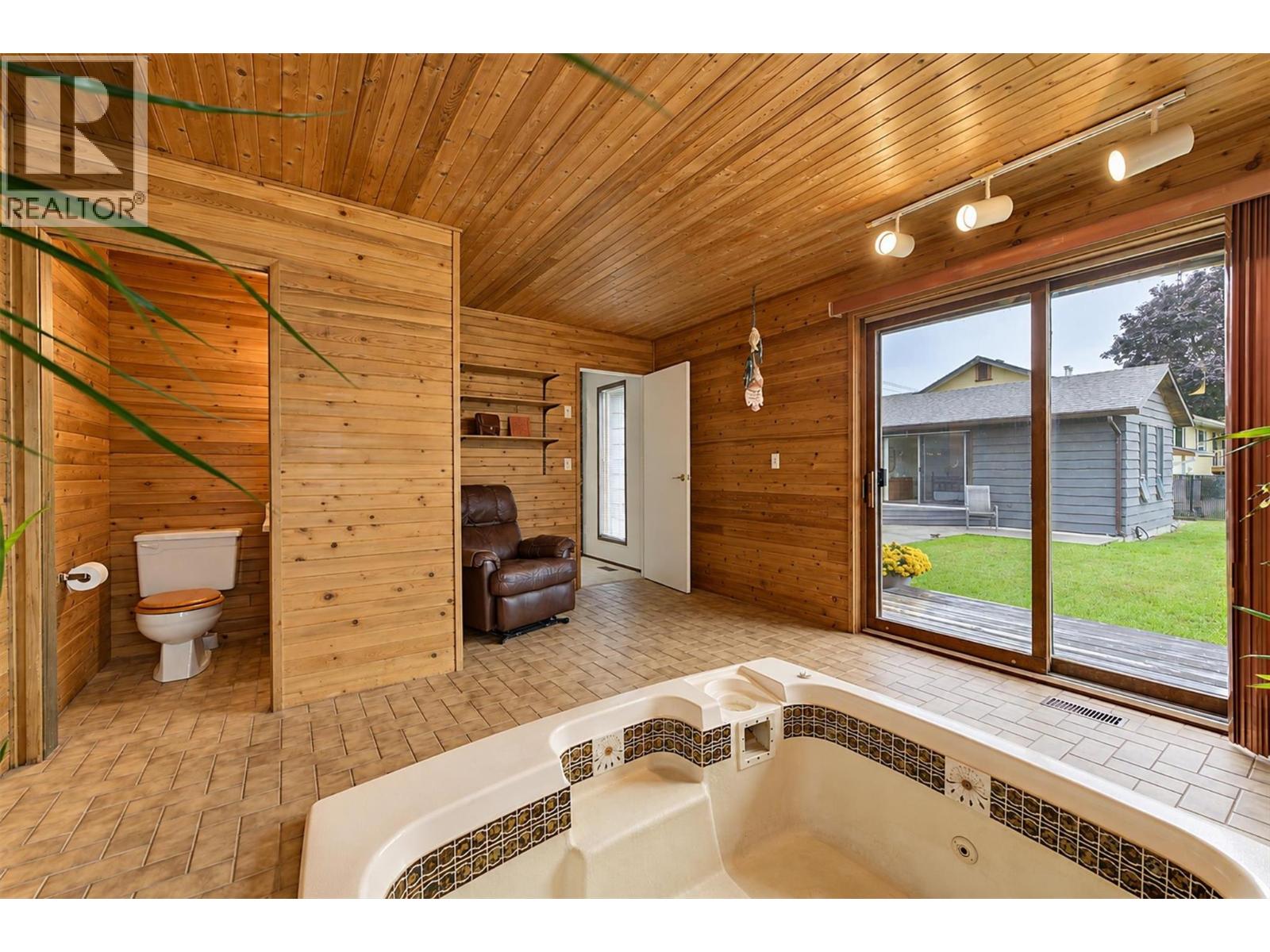 392 Valley Road N, Kelowna, British Columbia  V1V 2G1 - Photo 25 - 10402127