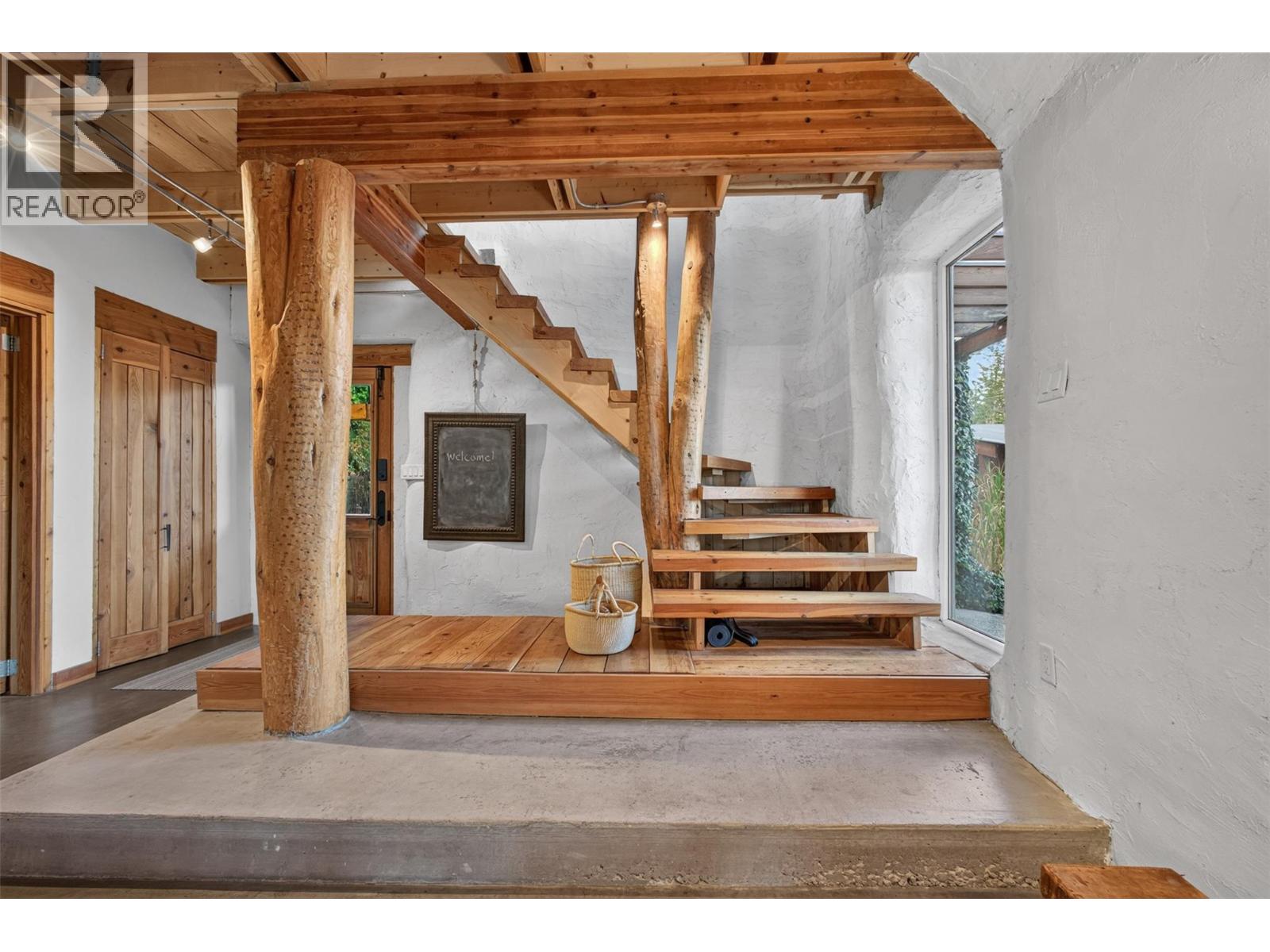 6226 Sanderson Avenue, Peachland, British Columbia  V0H 1X8 - Photo 1 - 10402227