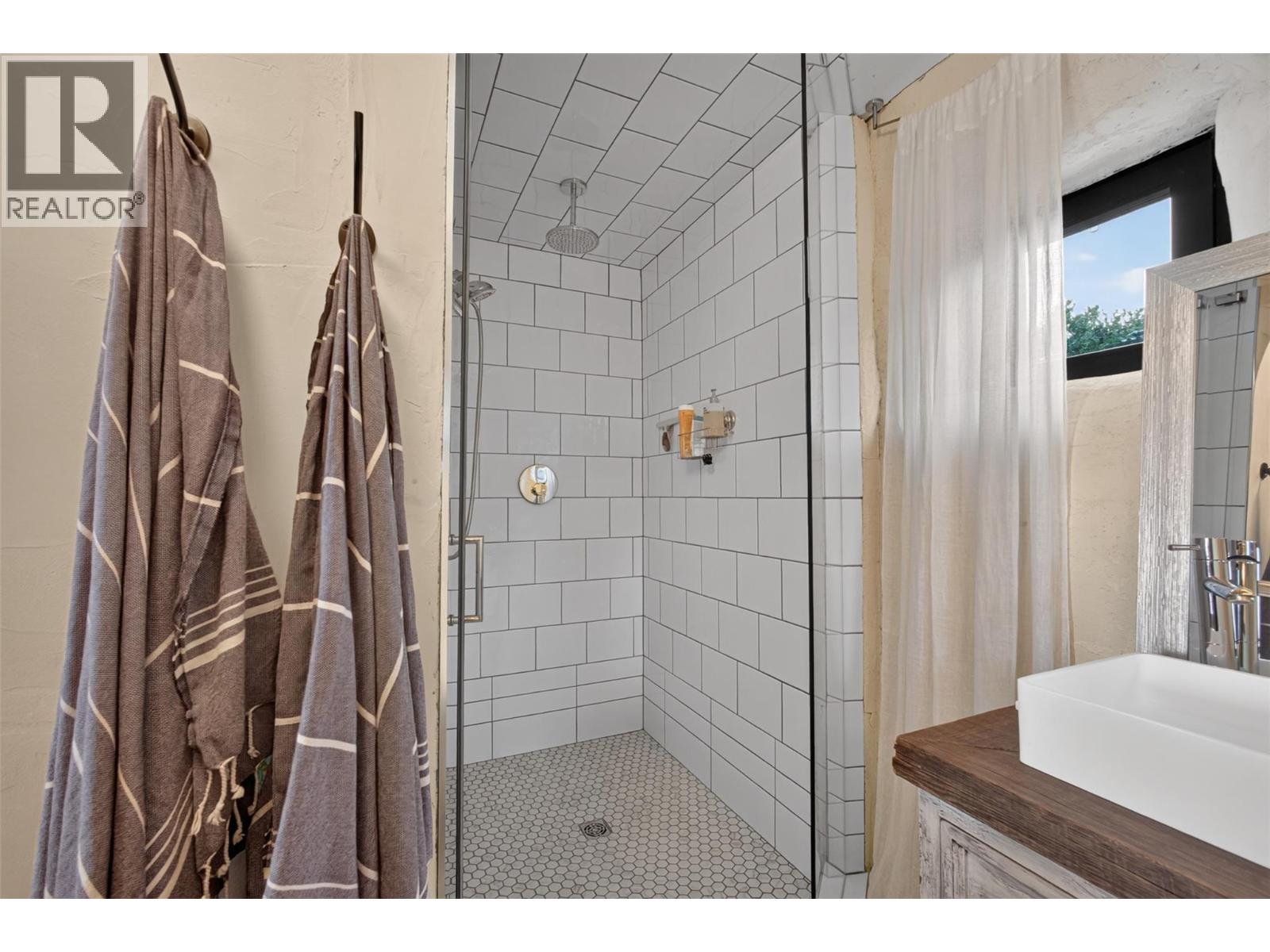 6226 Sanderson Avenue, Peachland, British Columbia  V0H 1X8 - Photo 14 - 10402227