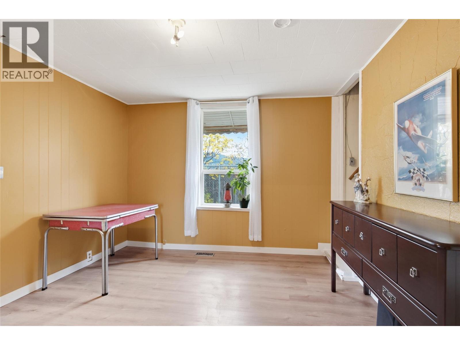 2276 Coldwater Avenue, Merritt, British Columbia  V1K 1R6 - Photo 6 - 10403217
