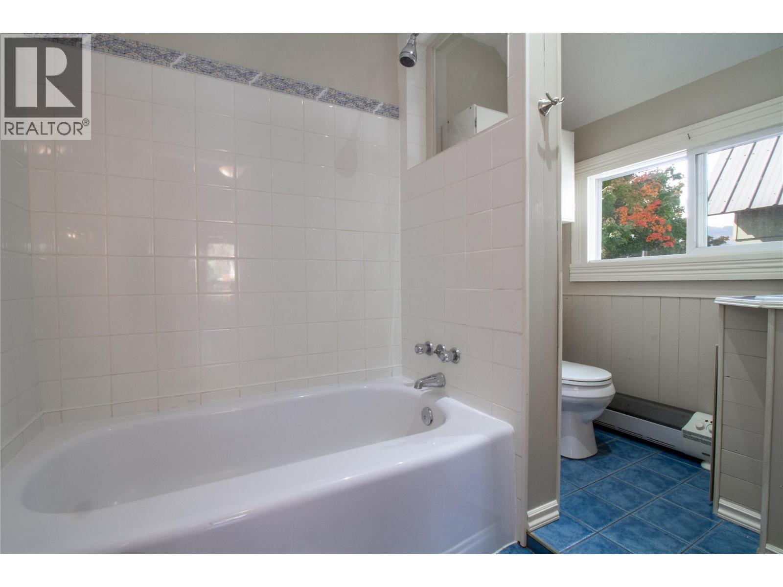 215 Sixth Street E, Revelstoke, British Columbia  V0E 2S0 - Photo 29 - 10403392