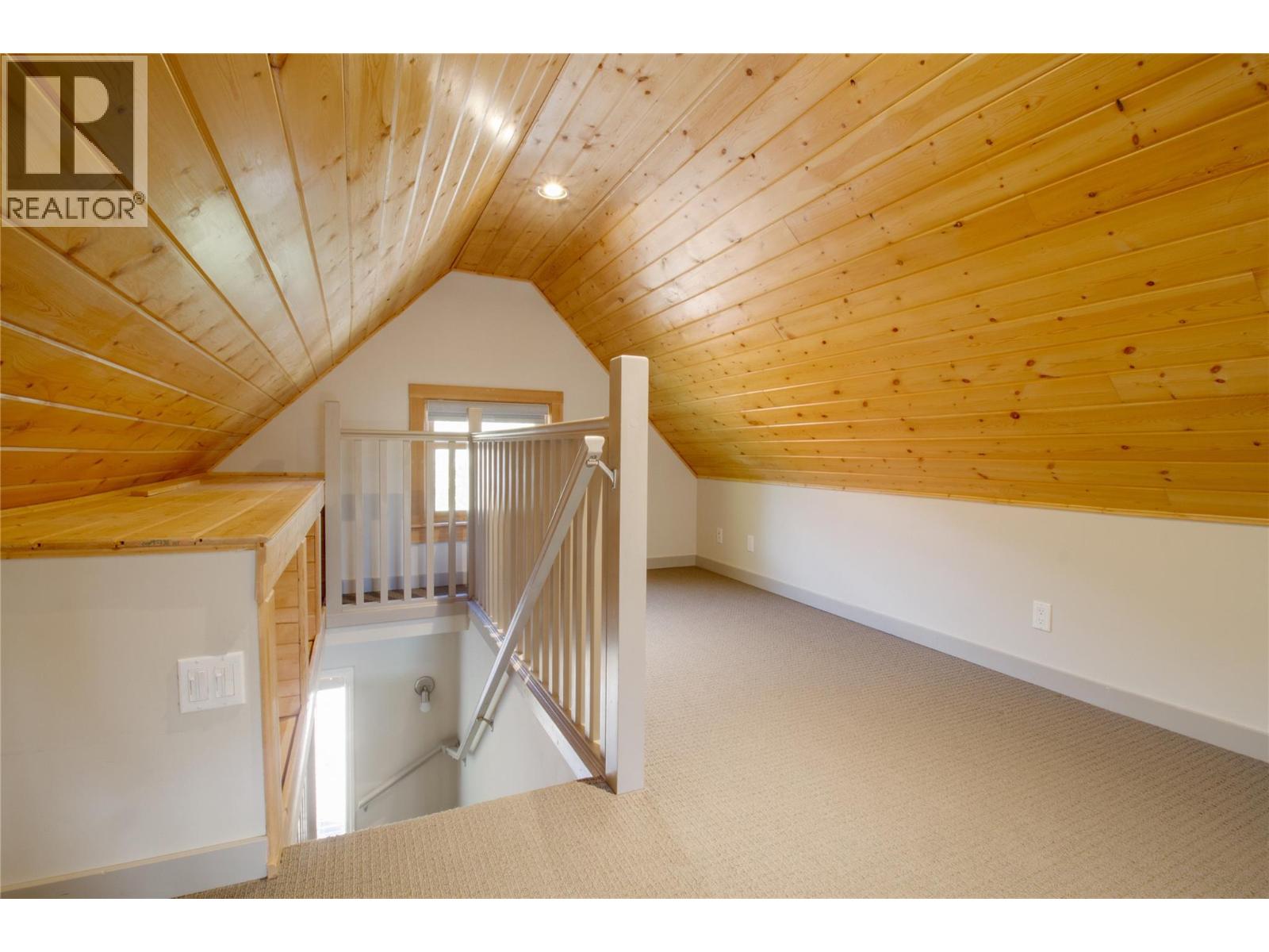 215 Sixth Street E, Revelstoke, British Columbia  V0E 2S0 - Photo 32 - 10403392