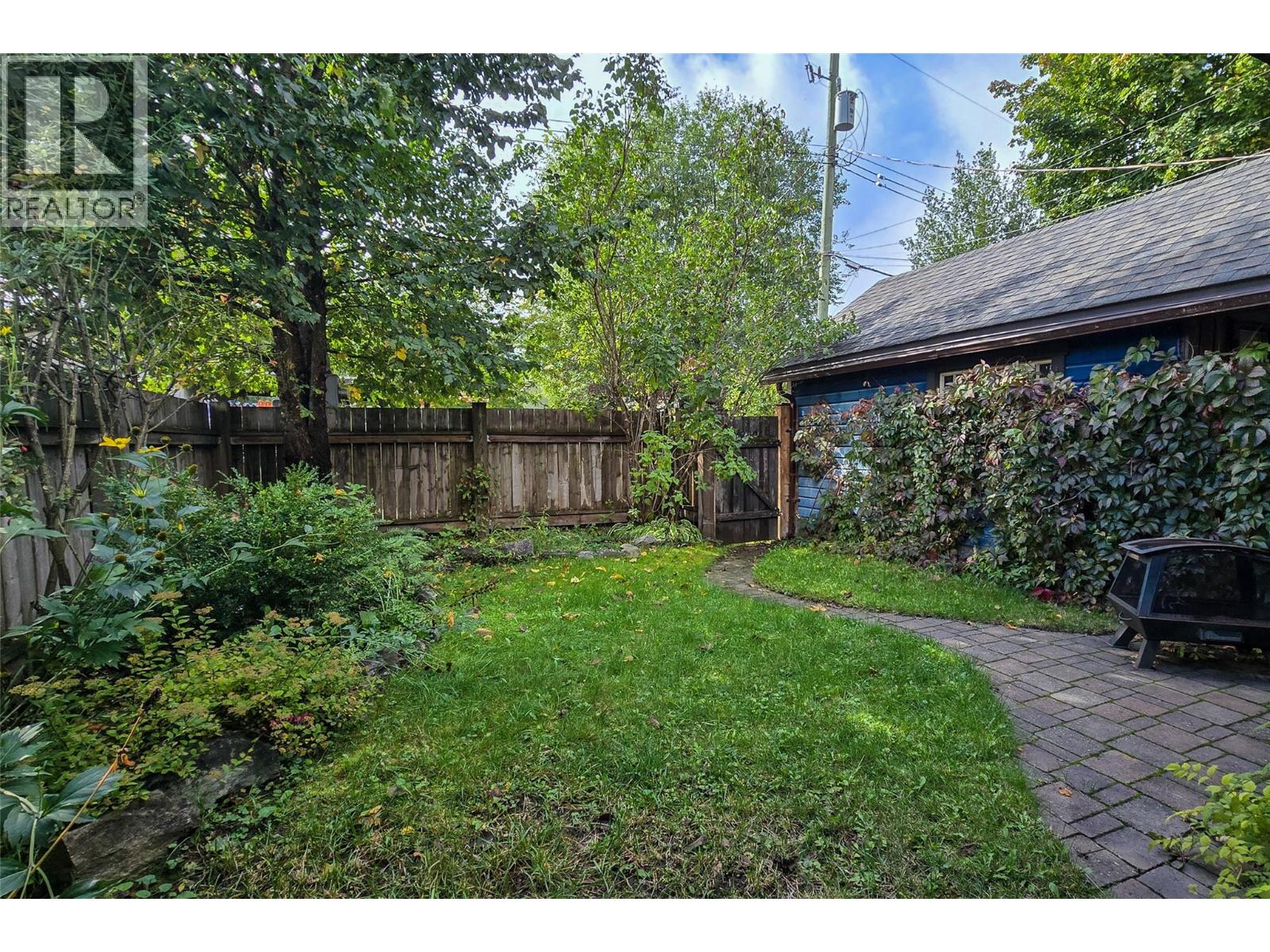 215 Sixth Street E, Revelstoke, British Columbia  V0E 2S0 - Photo 37 - 10403392