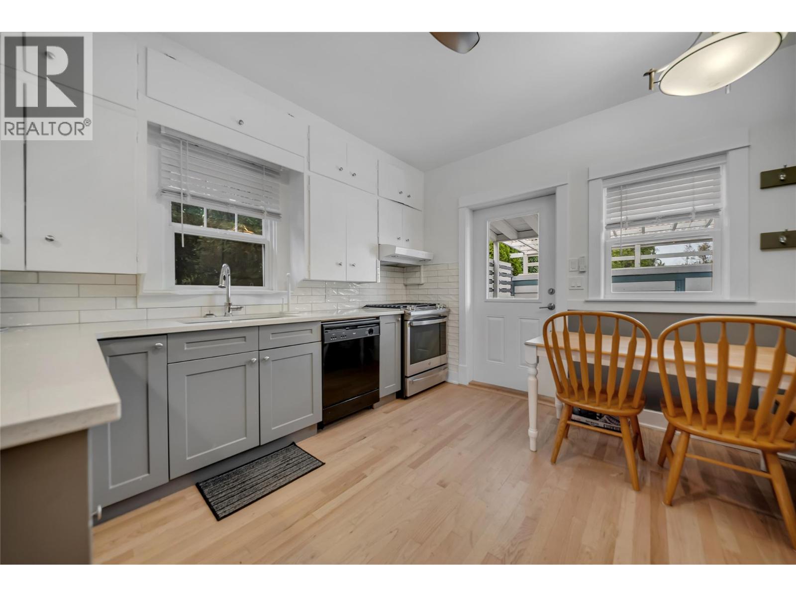 597 Eckhardt Avenue E, Penticton, British Columbia  V2A 2A1 - Photo 10 - 10402763