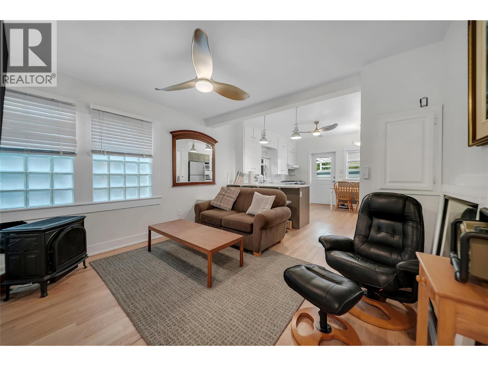 597 Eckhardt Avenue E, Penticton, British Columbia  V2A 2A1 - Photo 2 - 10402763