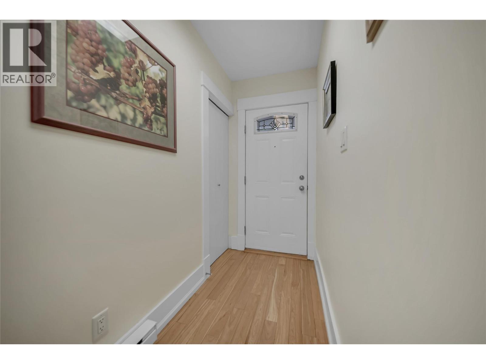 597 Eckhardt Avenue E, Penticton, British Columbia  V2A 2A1 - Photo 6 - 10402763