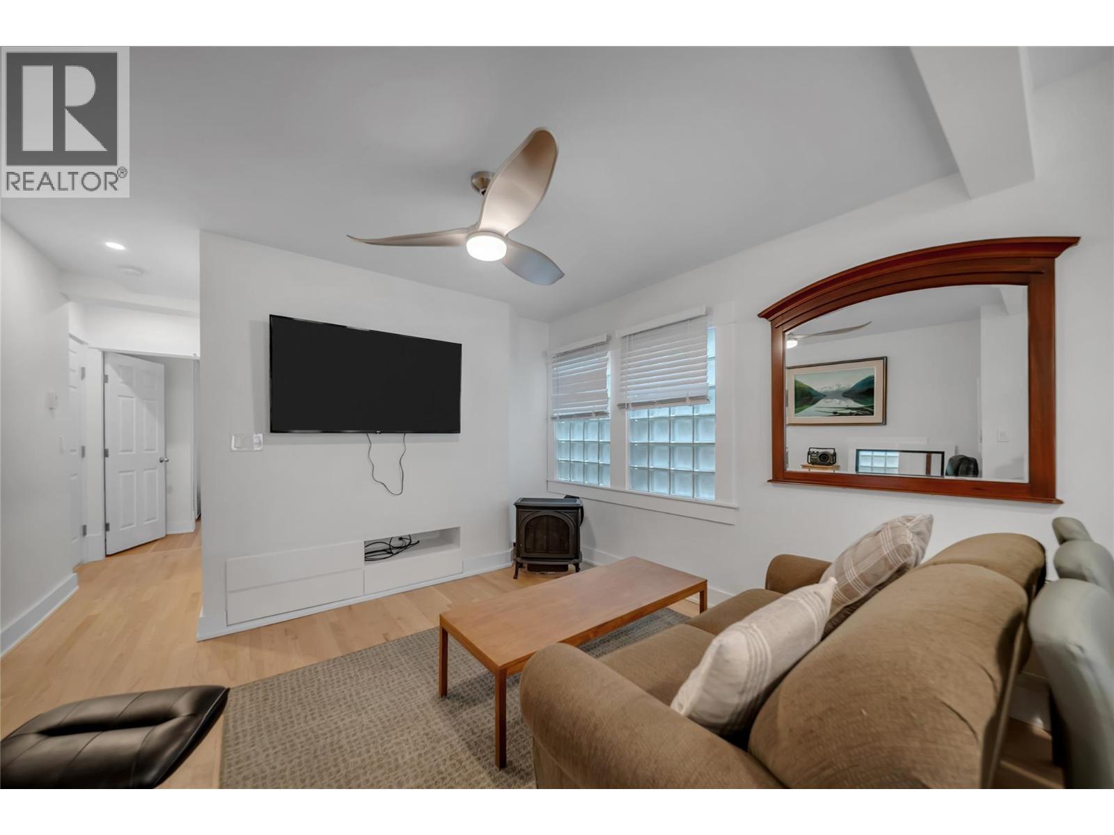 597 Eckhardt Avenue E, Penticton, British Columbia  V2A 2A1 - Photo 9 - 10402763
