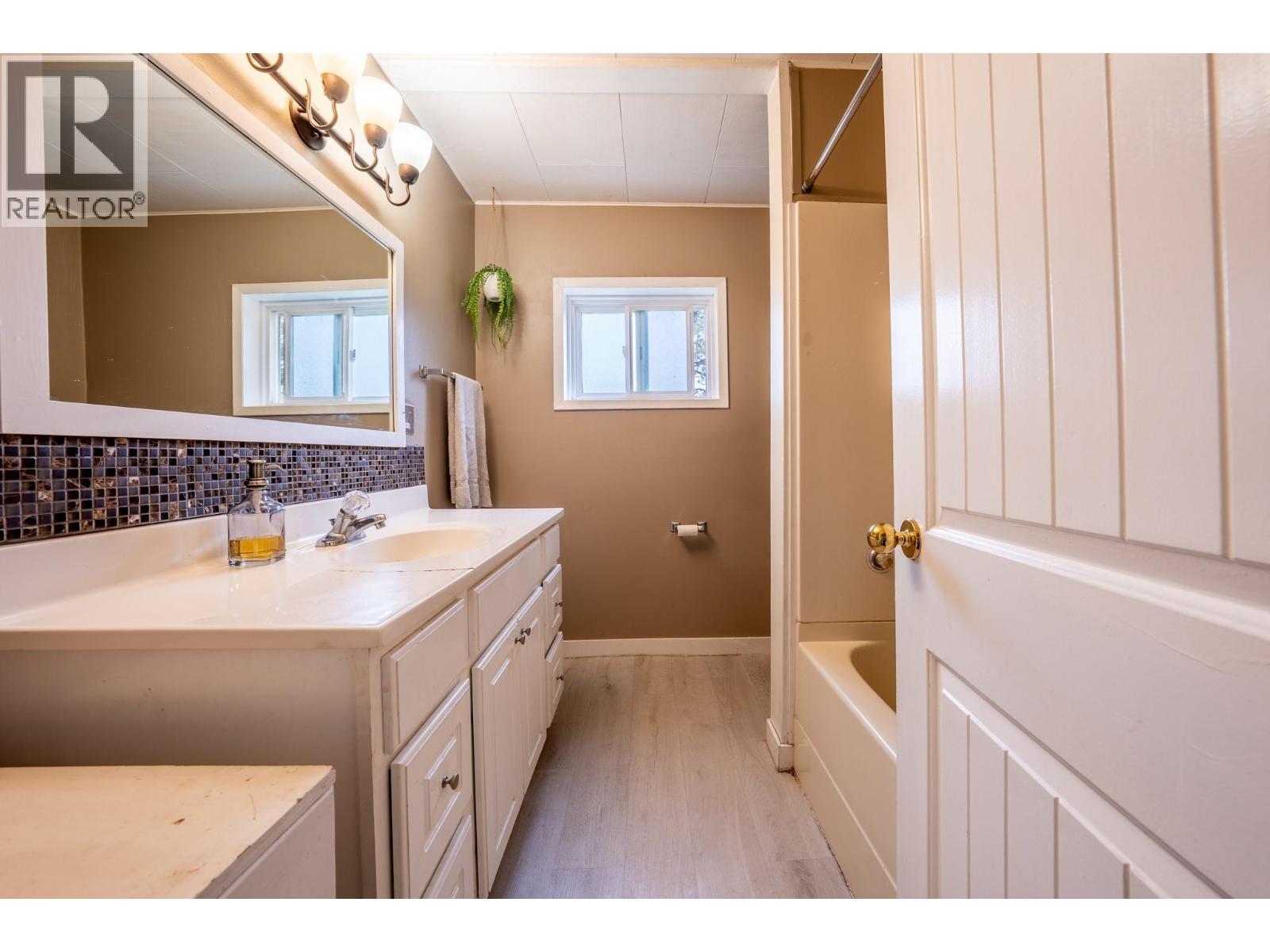 3190 Hall Frontage Road, Grand Forks, British Columbia  V0H 1H5 - Photo 18 - 10403441