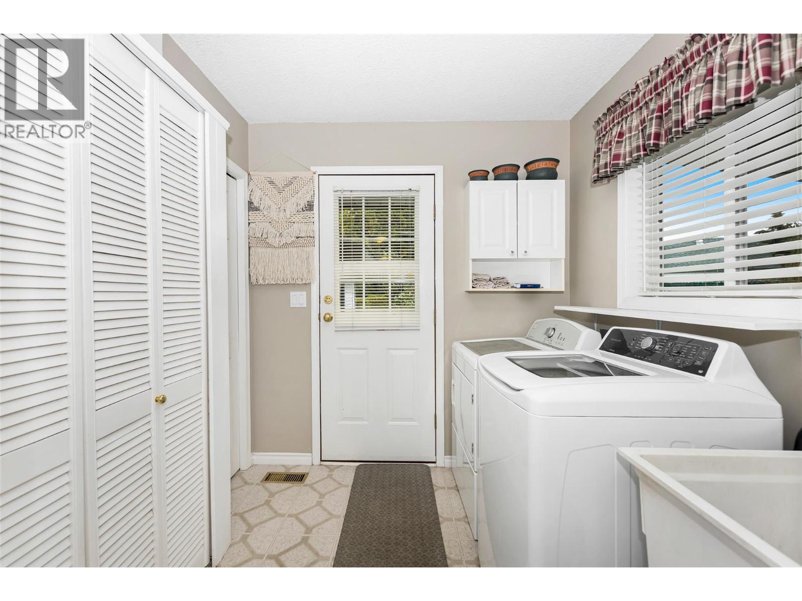 3300 Becker Street, Armstrong, British Columbia  V4Y 0H3 - Photo 12 - 10403293