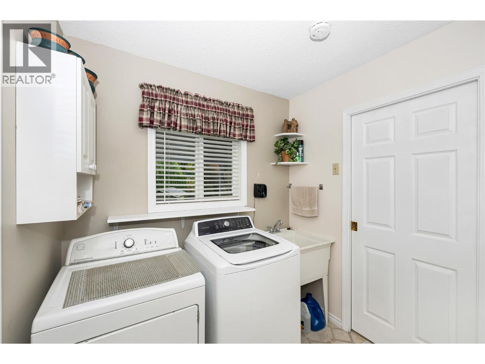 3300 Becker Street, Armstrong, British Columbia  V4Y 0H3 - Photo 14 - 10403293