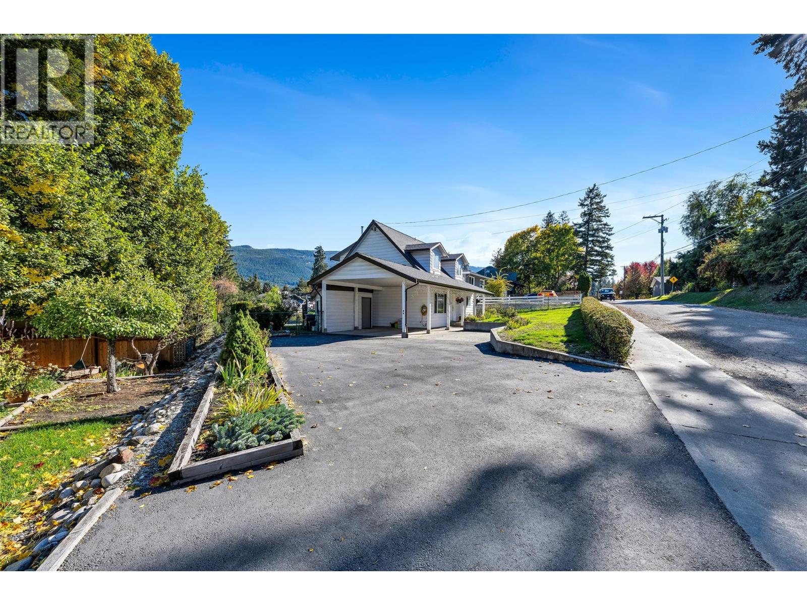 3300 Becker Street, Armstrong, British Columbia  V4Y 0H3 - Photo 26 - 10403293