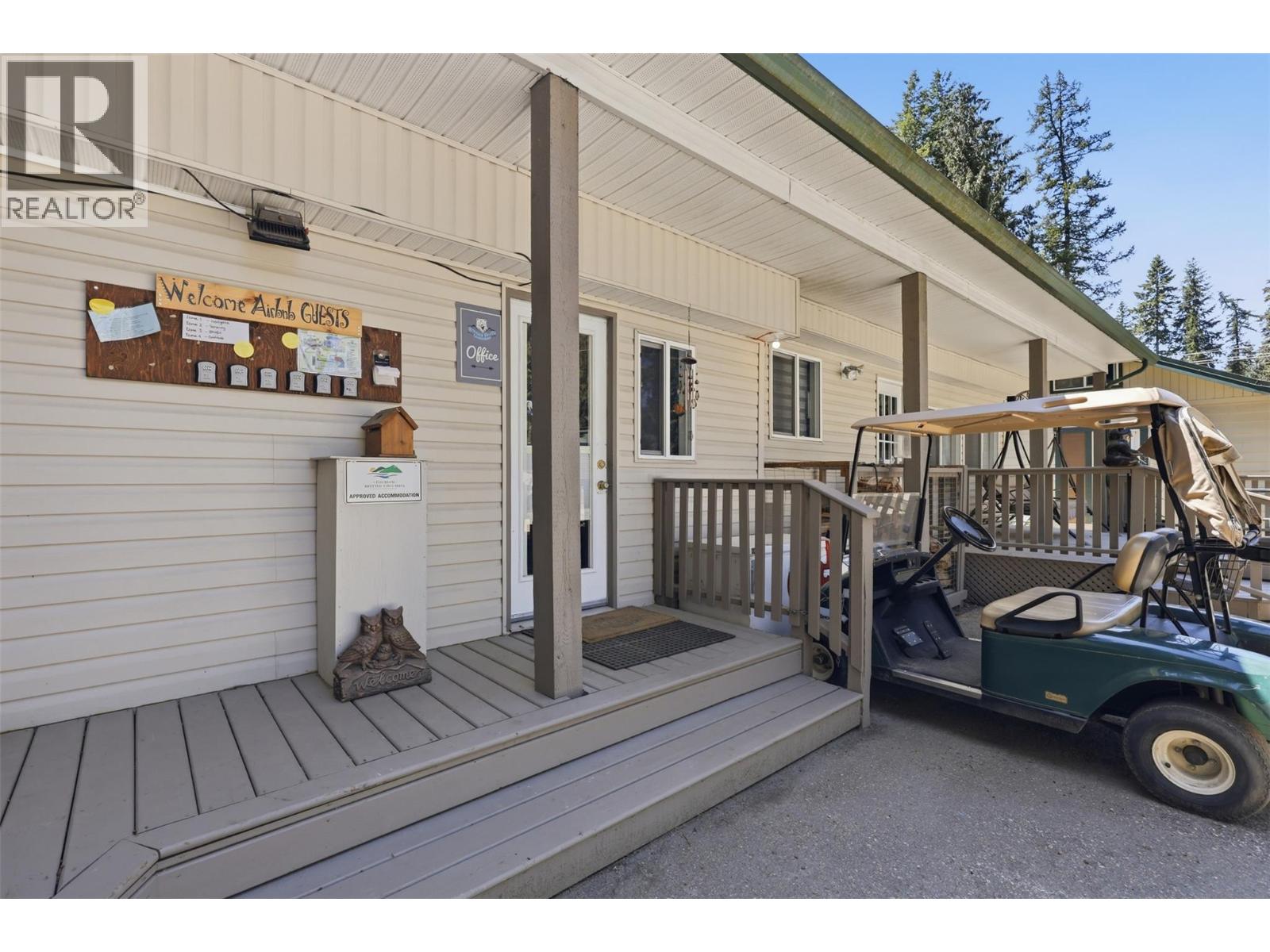 6670 Trans Canada Highway Ne, Salmon Arm, British Columbia  V0E 1K0 - Photo 11 - 10403037