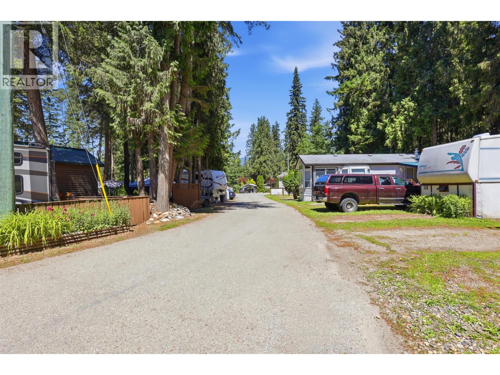 6670 Trans Canada Highway Ne, Salmon Arm, British Columbia  V0E 1K0 - Photo 24 - 10403037